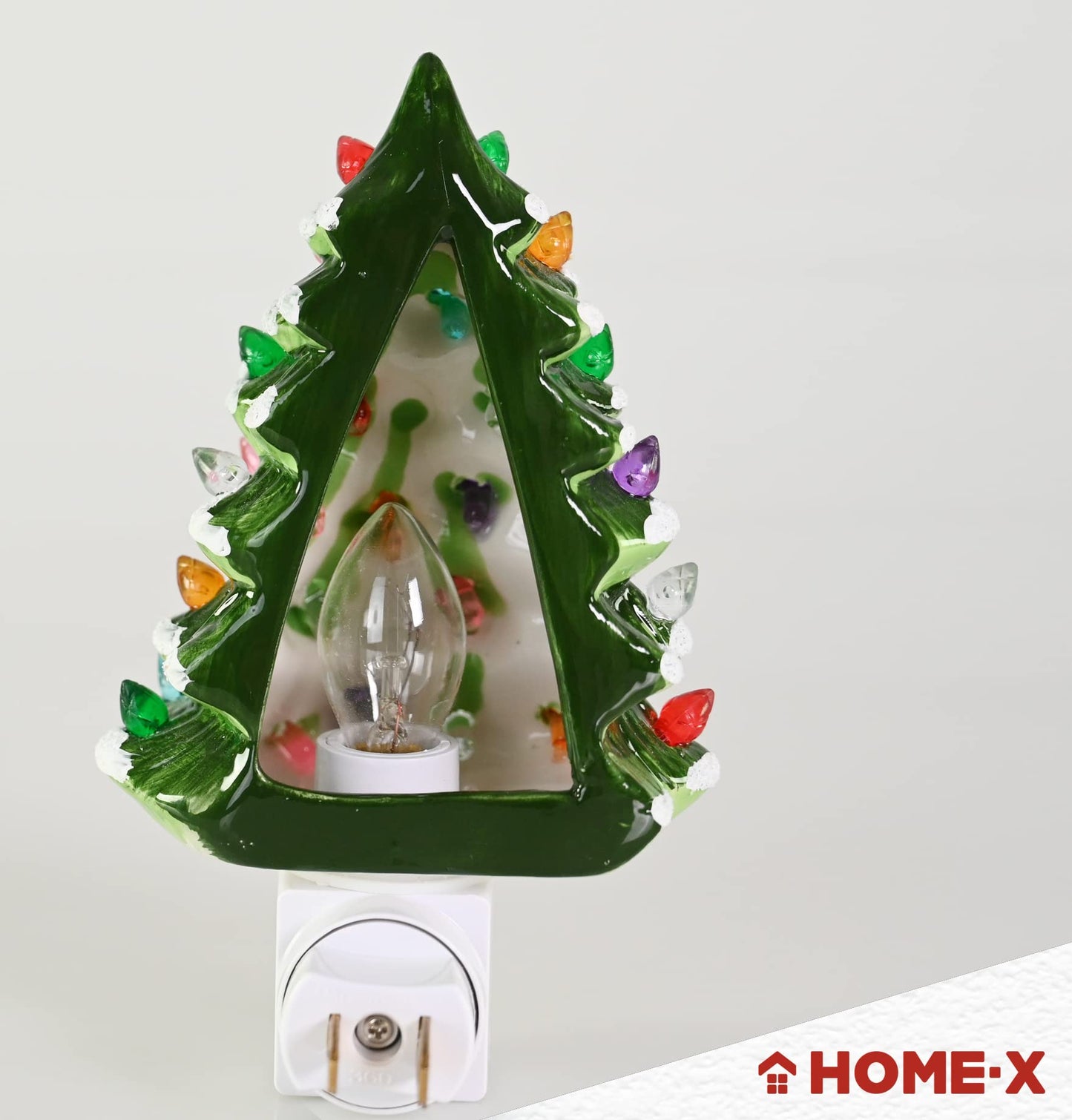 Home-X Christmas Tree Night-Light Plug-in, Vintage Festive Night-Light for Kids and Adults, Green