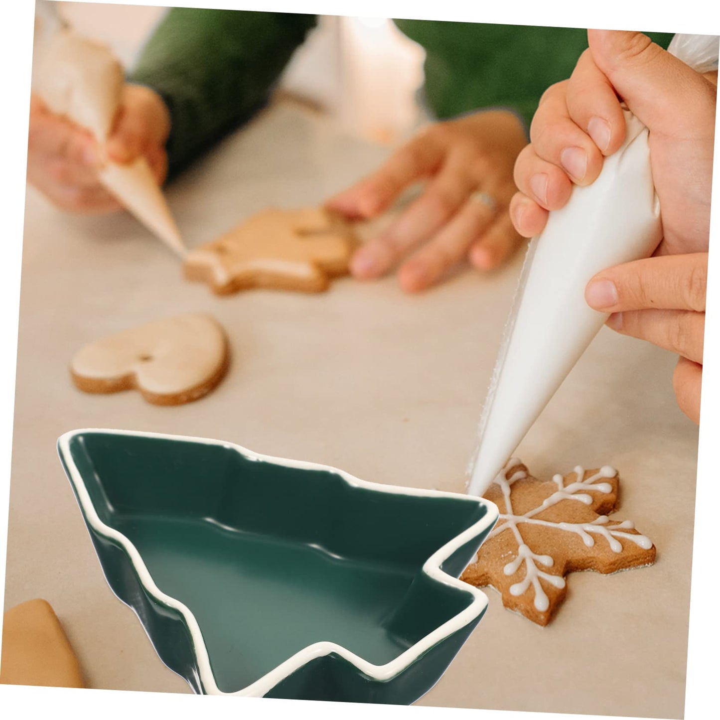 OKUMEYR 2pcs Christmas Sauce Dish Christmas Tree Candy Dishes Dry Fruit Dishes Sauce Plate Tree Shaped Bowl Sushi Plate Dipping Cups Pickles Ceramics Food