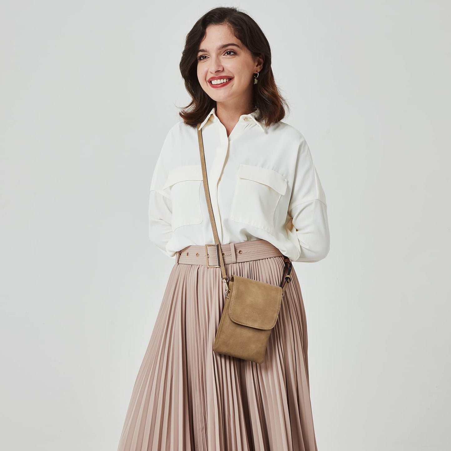 BOSTANTEN Vegan Leather Small Crossbody Bags for Women Designer Cell Phone Bag Wallet Purses Adjustable Strap Camel Brown