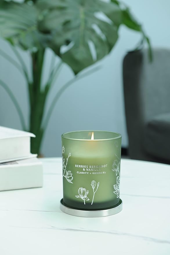 Berries Bergamot & Vanilla Scented Candle - Wood Wick Soy Candle Large 10.6 oz - Strong Throw, Long-Lasting, Clean Burn - Cozy Home Aromatherapy Candle