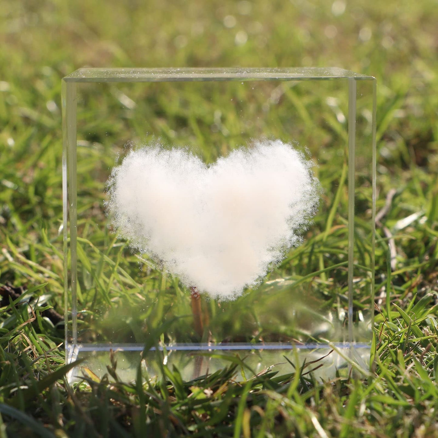 Crrezhai 3D Love Heart K9 Glass Cloud Paperweight Crystal Cube Figurines for Home Feng Shui Decoration Ornaments Gift Box for Mother's Day Valentine's Day