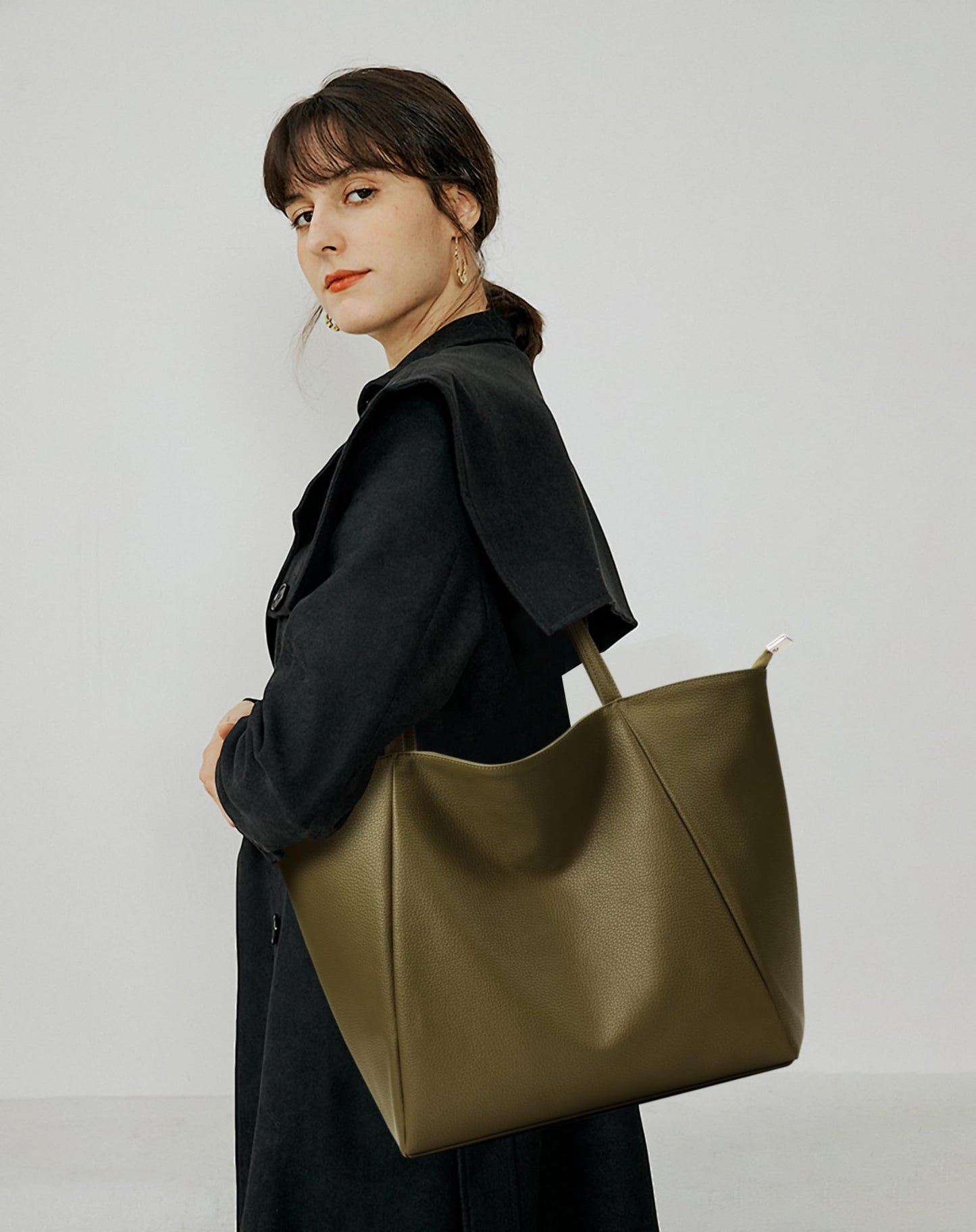 KALIDI Large Tote Bag Vegan Leather Casual Zipper Work Bag Weekender Hobo for Women 16L Oversize Shoulder Travel Purse, Olive Green