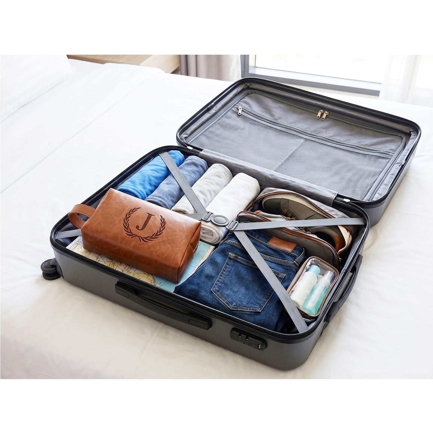 XUMGCUTM Personalized Leather Toiletry Travel Bag for Men Custom Christmas Birthday Gifts for Men Groomsmen Dad Husband Boyfriend Engraved Initial Waterproof Shaving Bags(B, Light Brown)