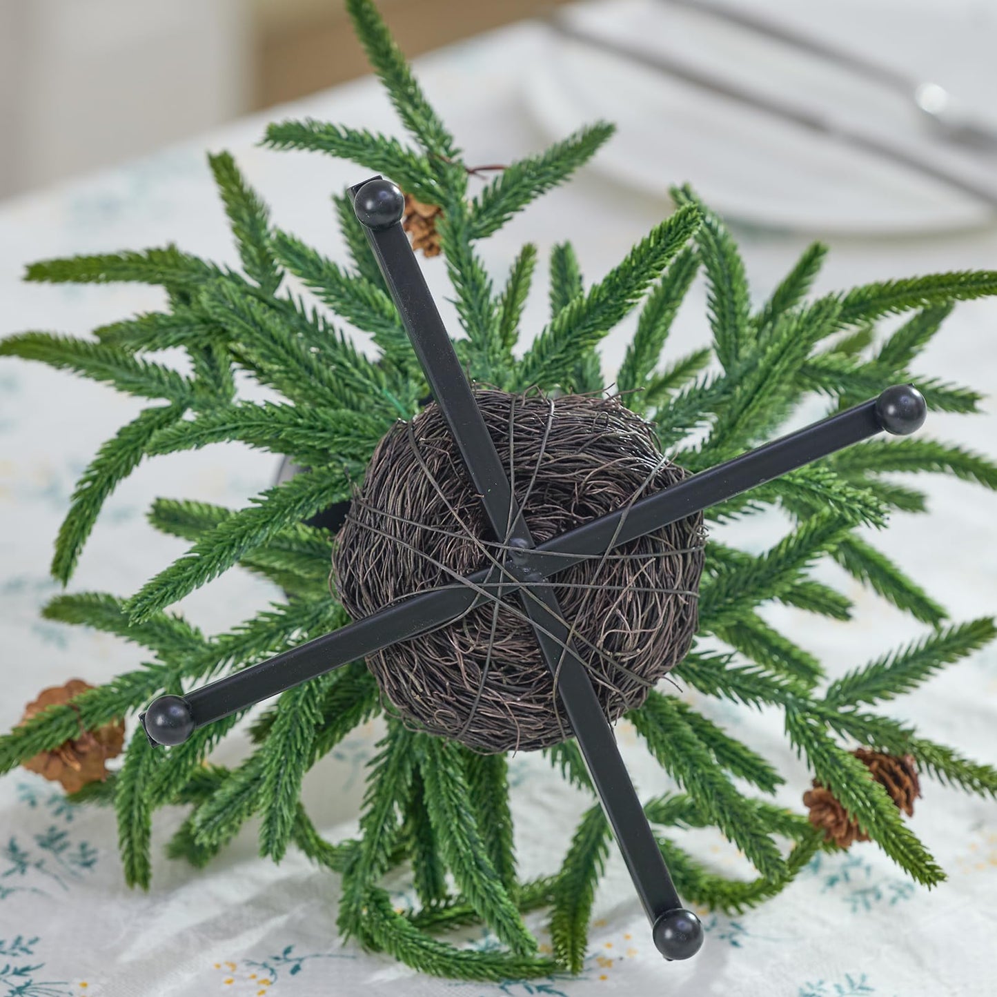 Heleze Christmas Candle Holder Set of 3, Black Iron Candle Tray Holders with Norfolk Pine Pinecones, 7.1 Inch Decorative Metal Stand for Table Centerpiece Mantle Xmas Decor
