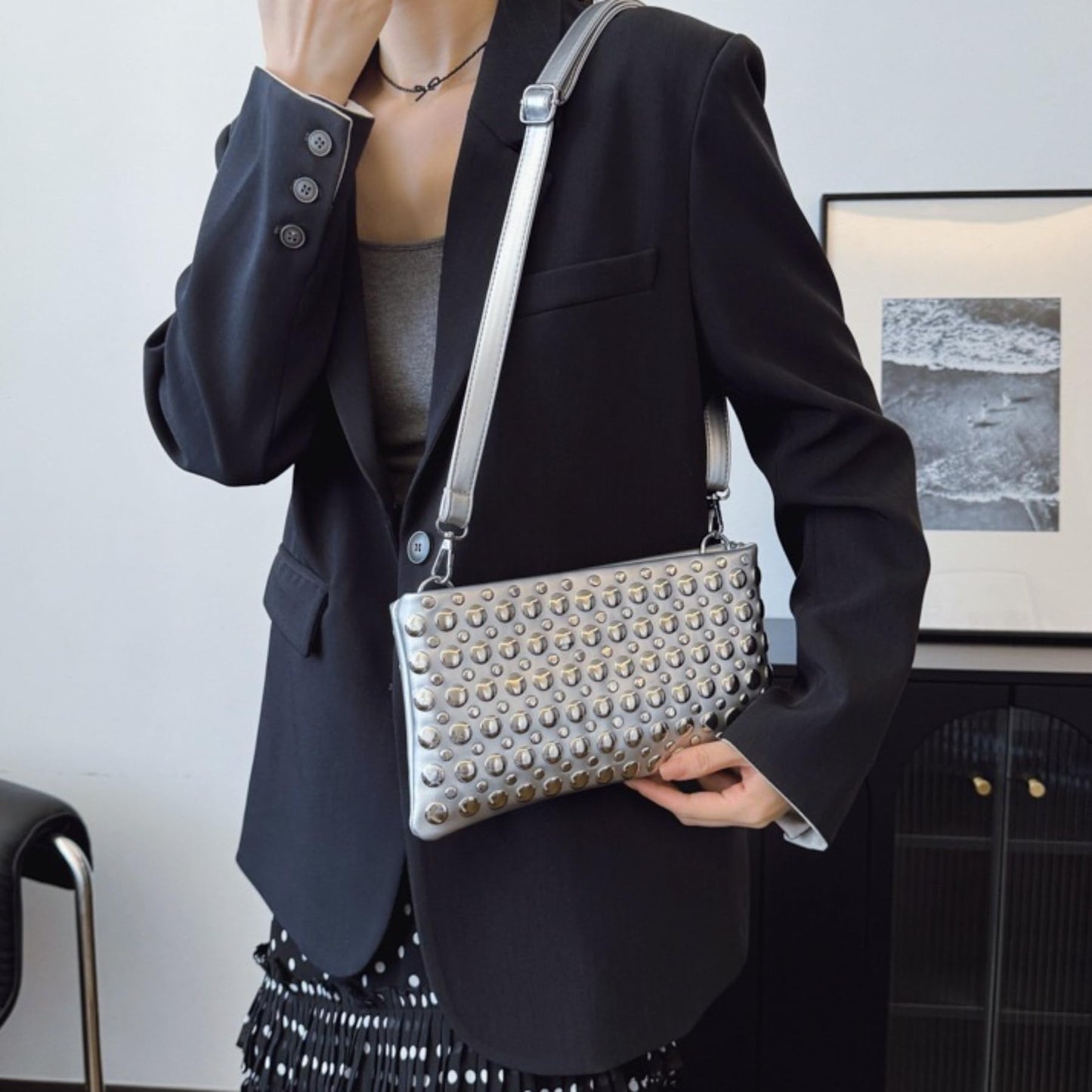 WIGUYUN Women Rivet Envelope Clutch Bag Purse Fashion Faux Leather Studded Crossbody Bag Evening Handbag for Ladies,Grey
