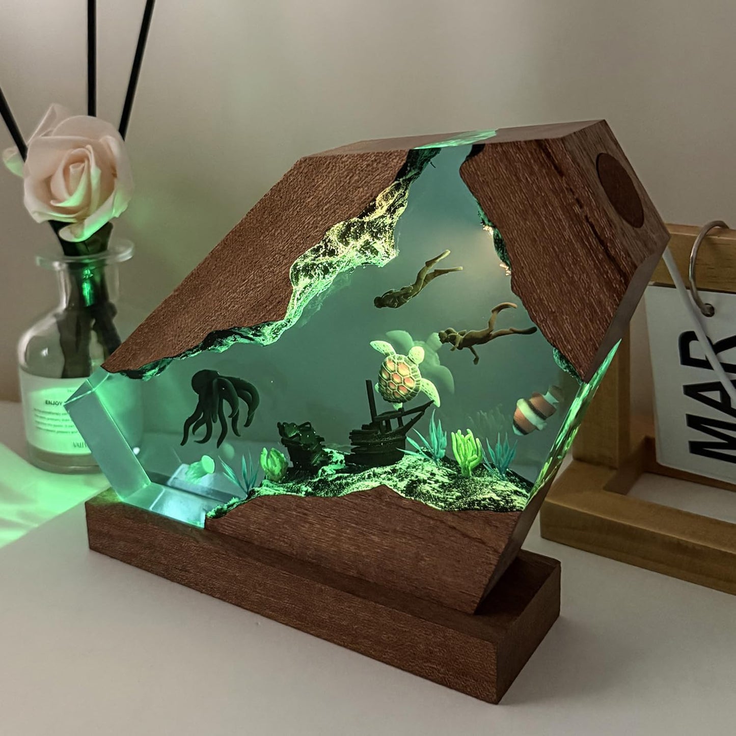 Octopus Ocean Resin Lamp - Handmade Resin Night Light with USB Port, Variable Lights, Octopus Gifts and Decor, Ocean Enthusiast Collectibles, Unique Birthday Gifts for Father Him Her (6"x4")
