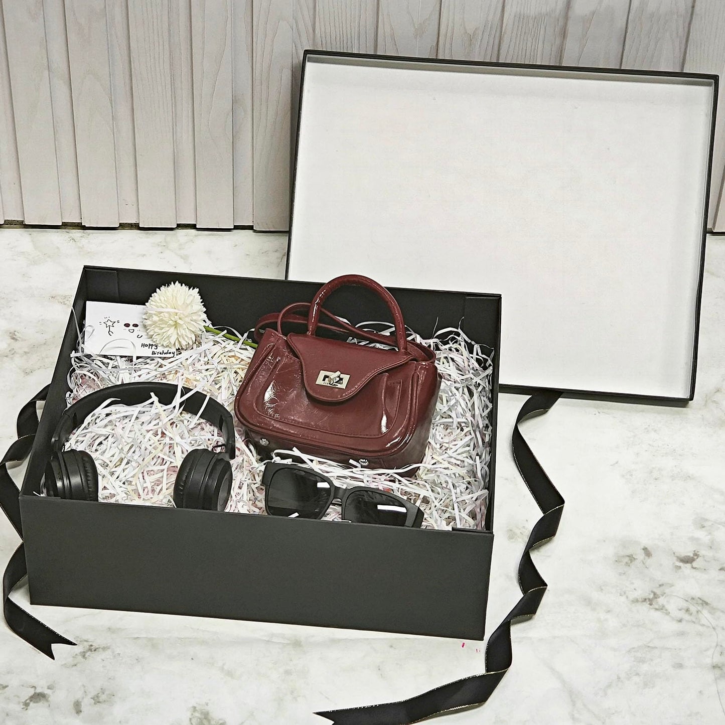 Rinrda Extra Large Gift Box 16.5x13x5.5 inches,Black Gift Boxes with Lids for Presents,Perfect for Birthday,Valentine's Day,Christmas,Anniversaries,Contains Card,Ribbon,Shredded Paper Filler.