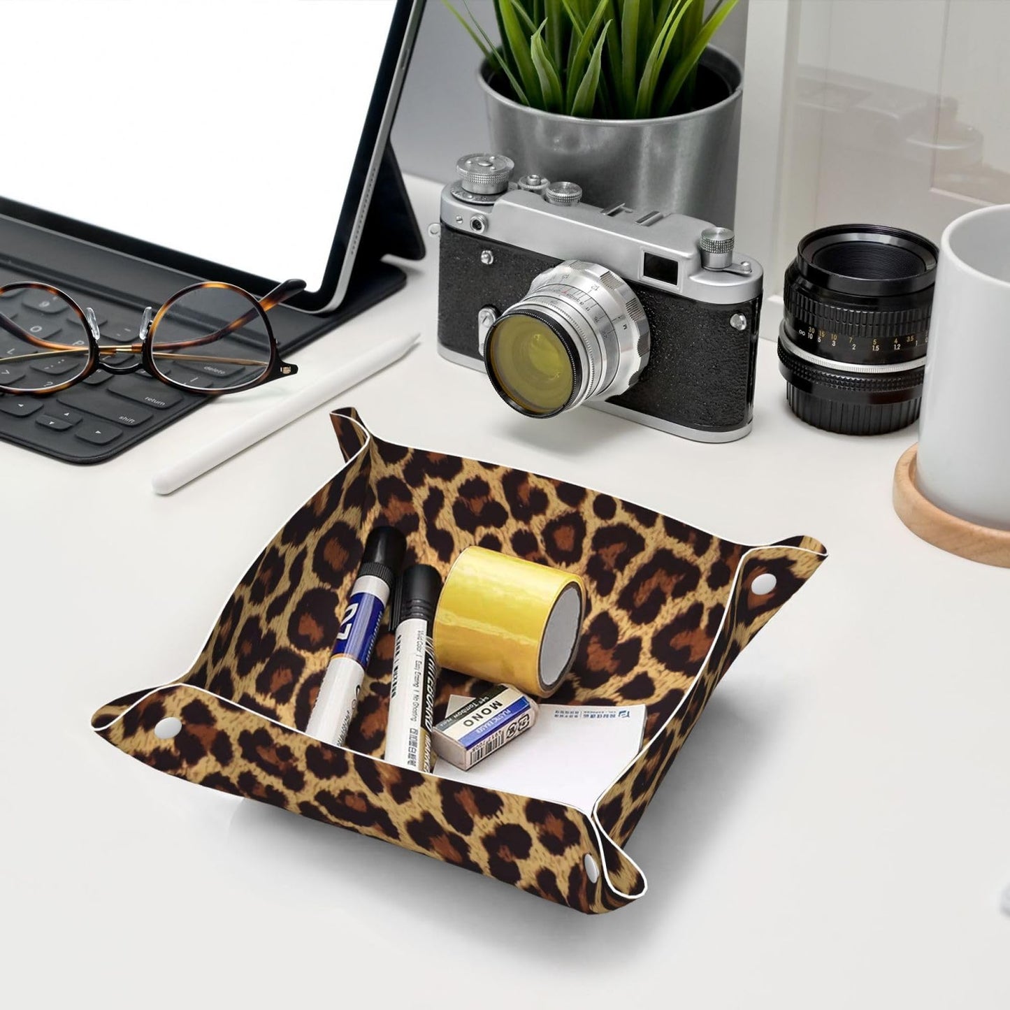 SGFJEWTQ Valet Tray Leather Cool Cheetah Leopard Portable Catchall Tray Desktop Storage Organizer Bedside for Men Women Jewelry Keys Coin Candy Sundries Medium