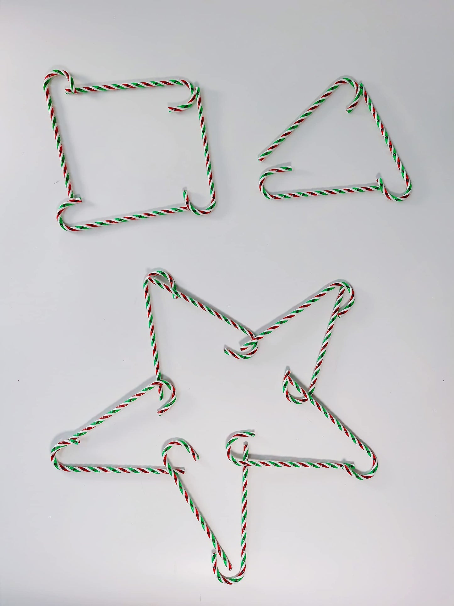 50 Pcs Christmas Candy Canes 5.9 inch Plastic Christmas Tree Hanging Ornaments Twisted Green Crutch Candy Canes for Xmas Home Indoor Outdoor Party Decoration (Green red White)