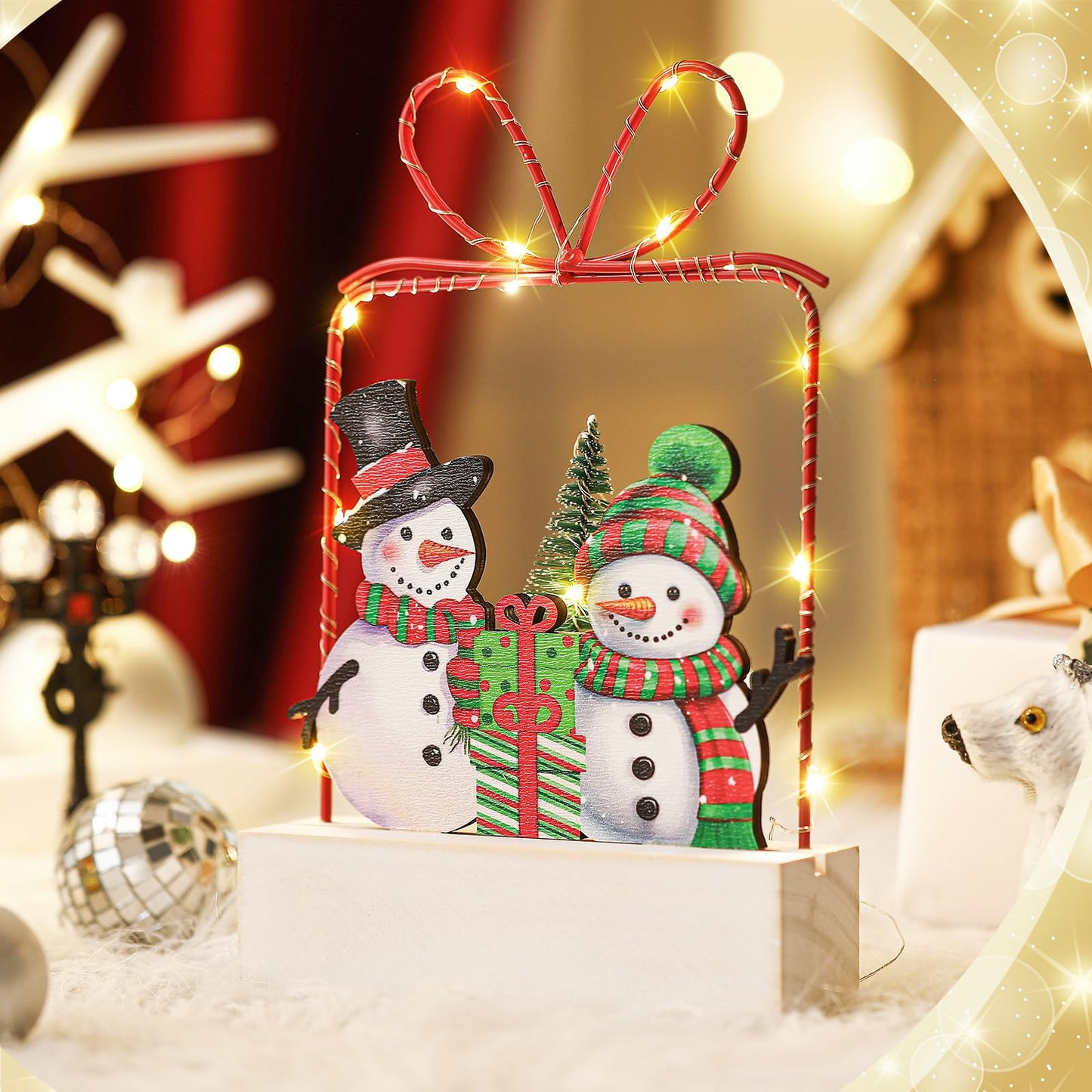 Cinnvoice Winter Snowman Tabletop Decorations Wooden Lighted Winter Snowmen Gift Box Tree Ornament with Metal Frame Red Green Battery Operated LED Light up Holiday Sign for Indoor Mantel Shelf Decor