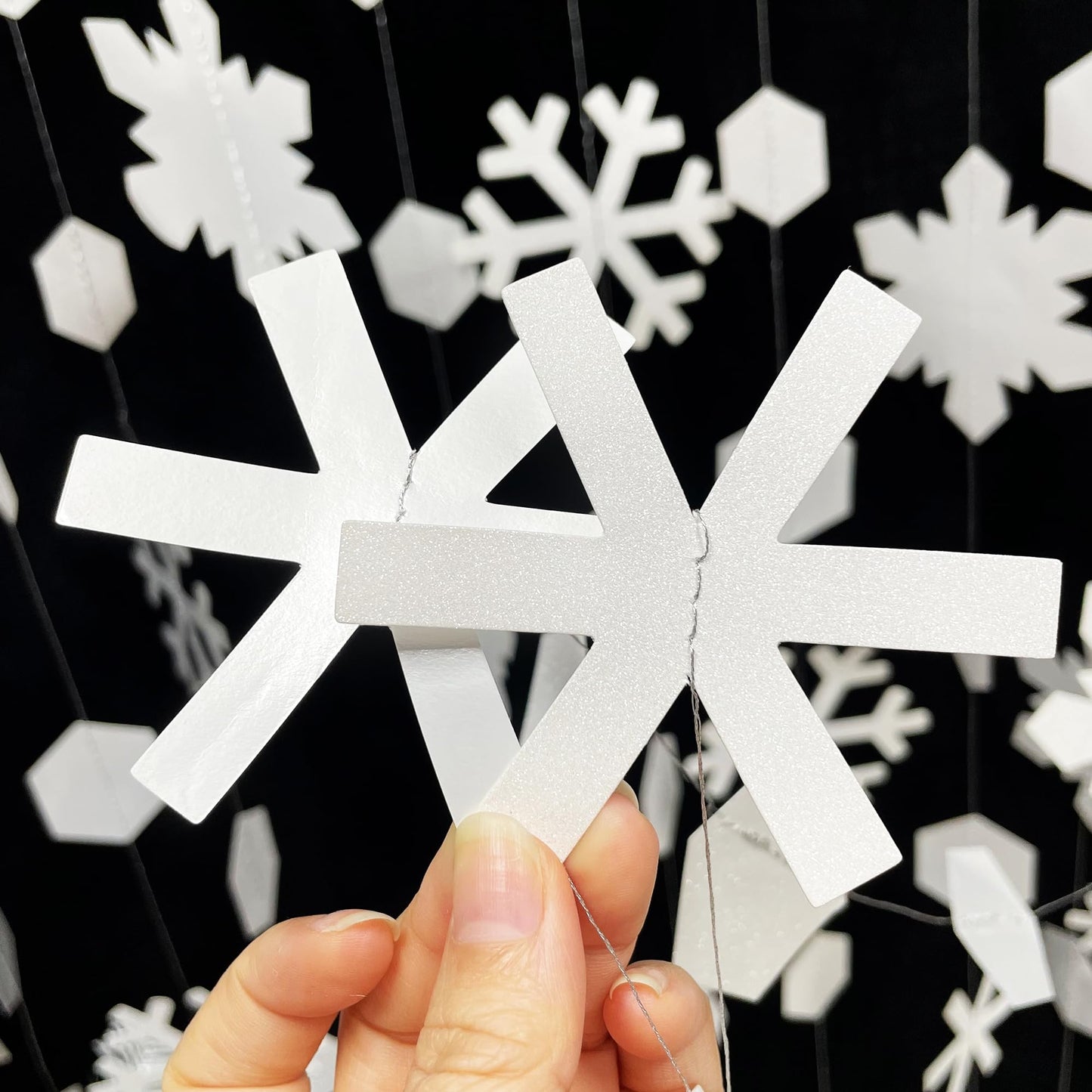 pinkblume 52Ft Winter Wonderland Party Decorations White Snowflake Garland Metallic Glitter Snowflakes Streamer for Winter Onderland Christmas Frozen Birthday Wedding Baby Bridal Shower Party Supplies