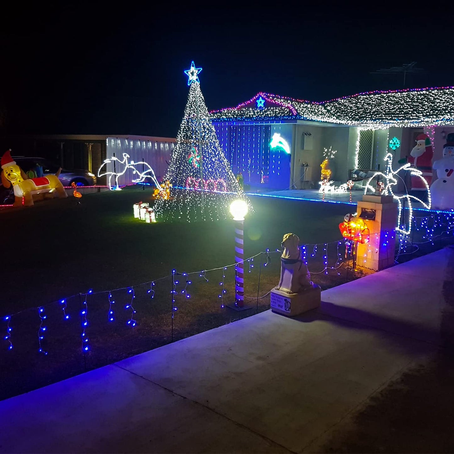 Icicle Christmas Lights Outdoor, 132ft 1280 LED Icicle Lights for Outside, Plug in Twinkle Lights Indoor with 8 Modes Timer Waterproof for House Holiday Decor Wedding Christmas Decorations, Blue
