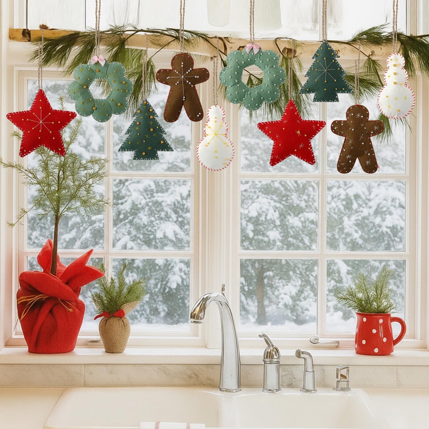 Suncalla 10 Pieces Embroidered Felt Christmas Ornaments Felt Cookies Ornament Christmas Tree Gingerbread Man Wreath Stars Snowman Hanging Decoration for Xmas Holiday Party Toy(Green and Red,Classic)