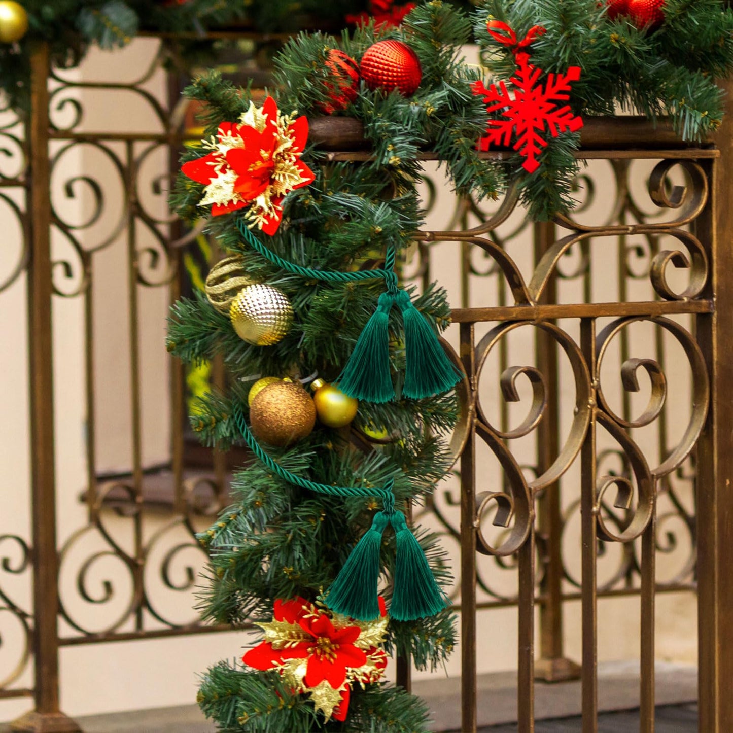 Zhengmy 15 Pcs 24 Inch Christmas Garland Ties with Tassels Decorative Twist Tie for Banister Reusable Flexible Twist Tie for Garland Fireplace Staircase Banister Home Xmas Holiday Decorations (Green)
