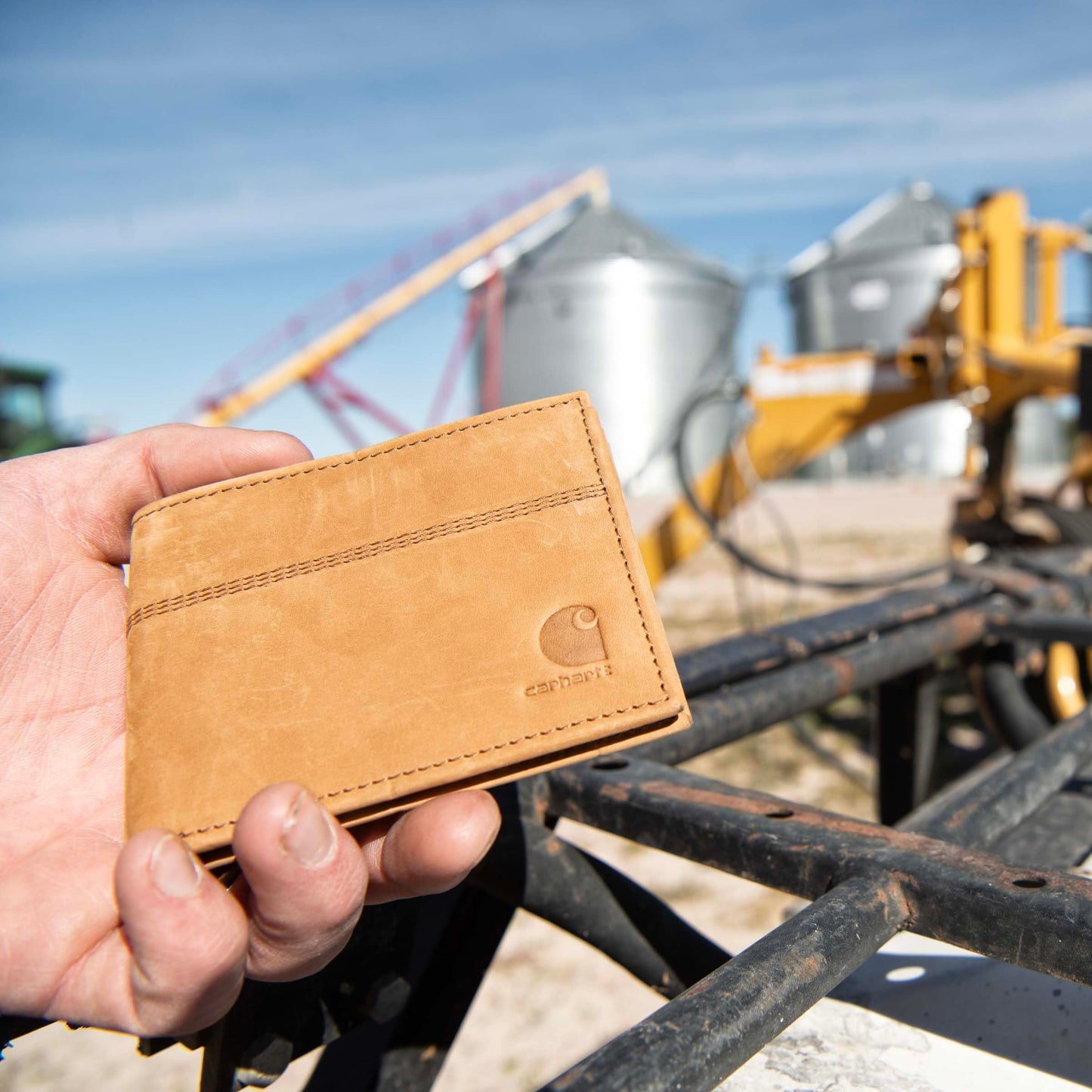 Carhartt Men's Casual Saddle Leather Wallets, Available in Multiple Styles and Colors, Carhartt Brown (Bifold)