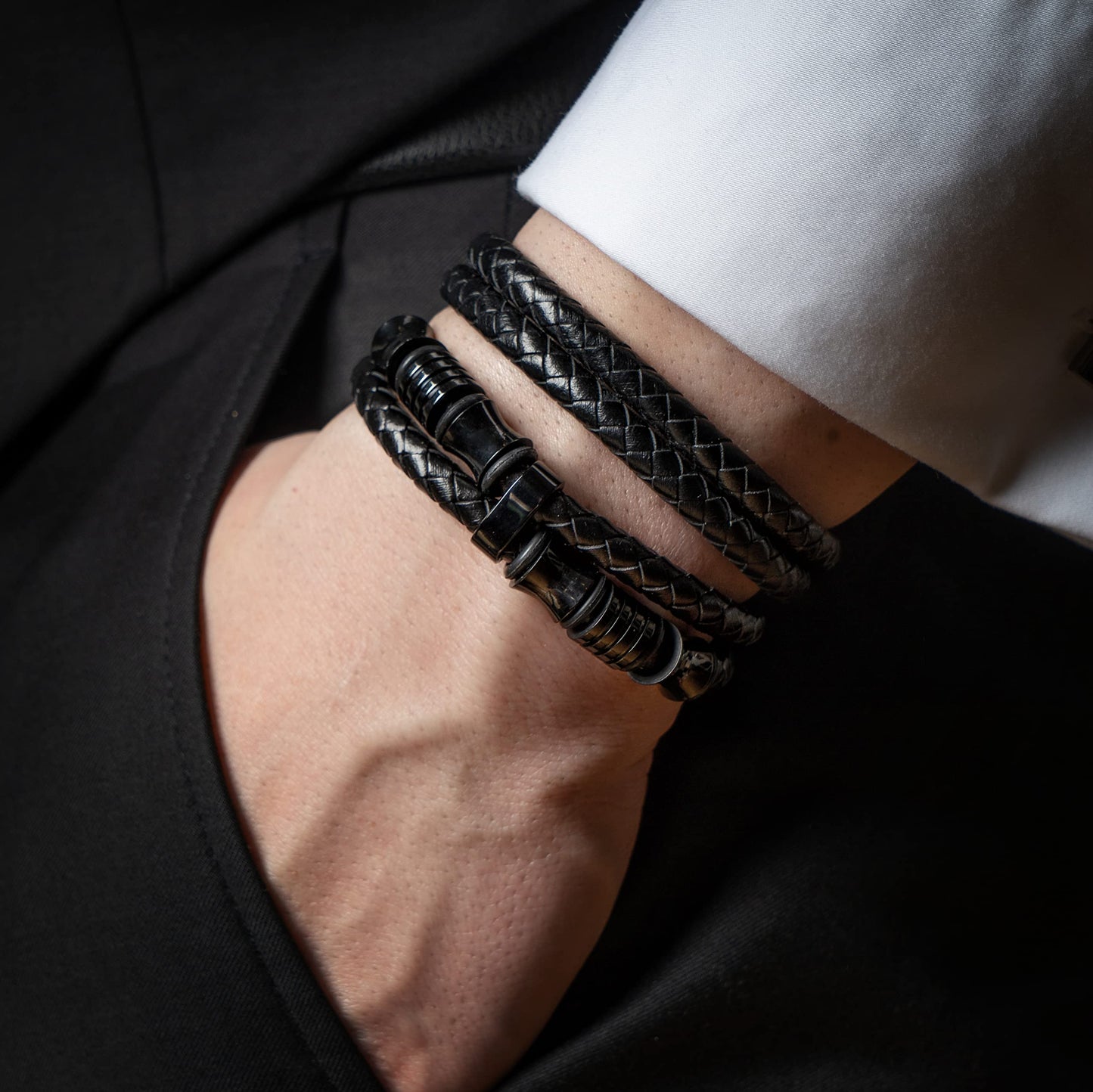 SERASAR 8″ Black Leather Bracelets for Men Mens Cowhide Gift Box Braided Bracelet Stainless Steel Jewelry Wrist Band Cuff Wrap Rope Bangle Dad Man Pulseras para Hombres Cuero Regalo
