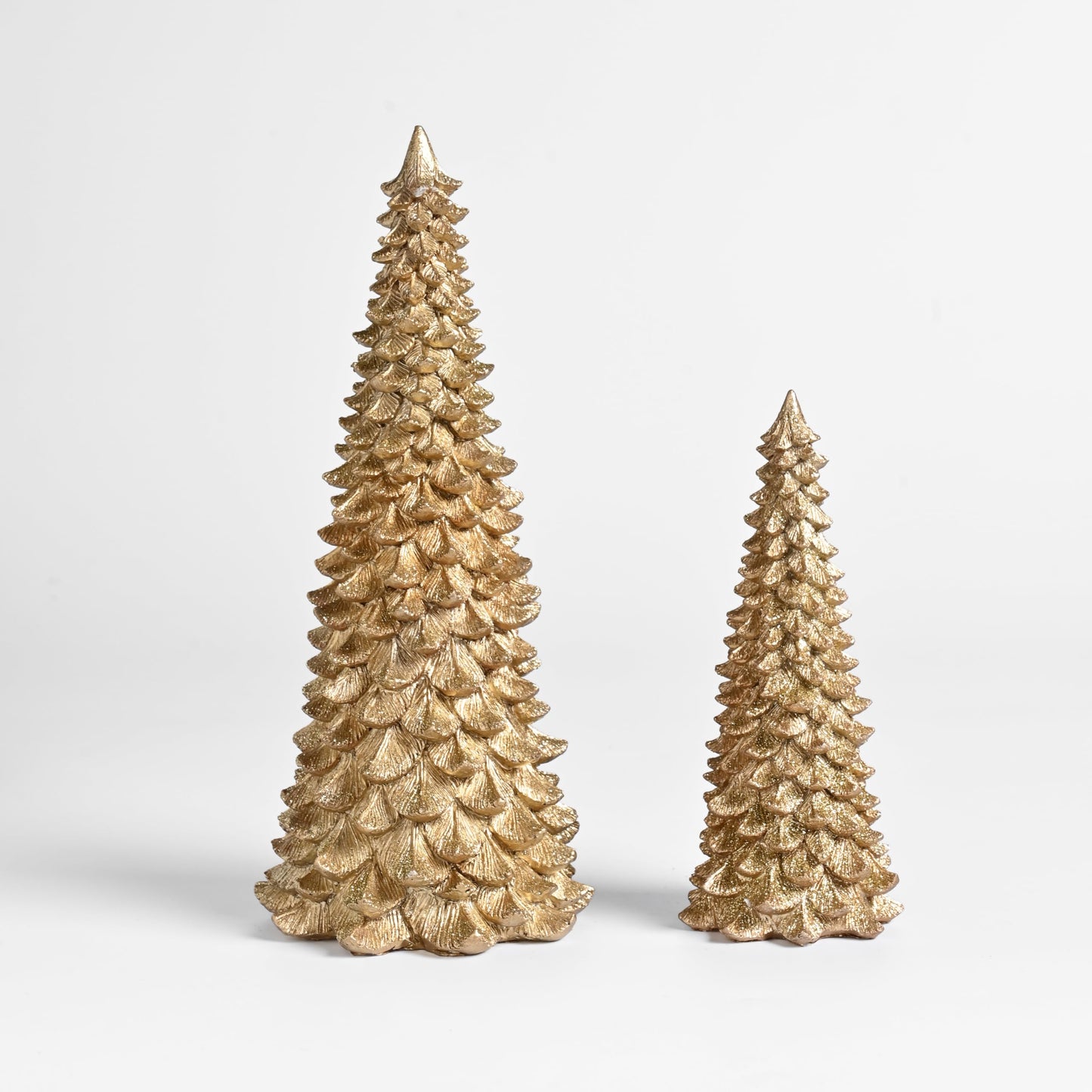 AOMOONOA Gold Christmas Tree Figurines, 2Pcs Resin Glitter Christmas Tree for Tabletop Decoration, Small Christmas Trees Set, Decorative Xmas Trees for Christmas Mantel Indoor Home Decor