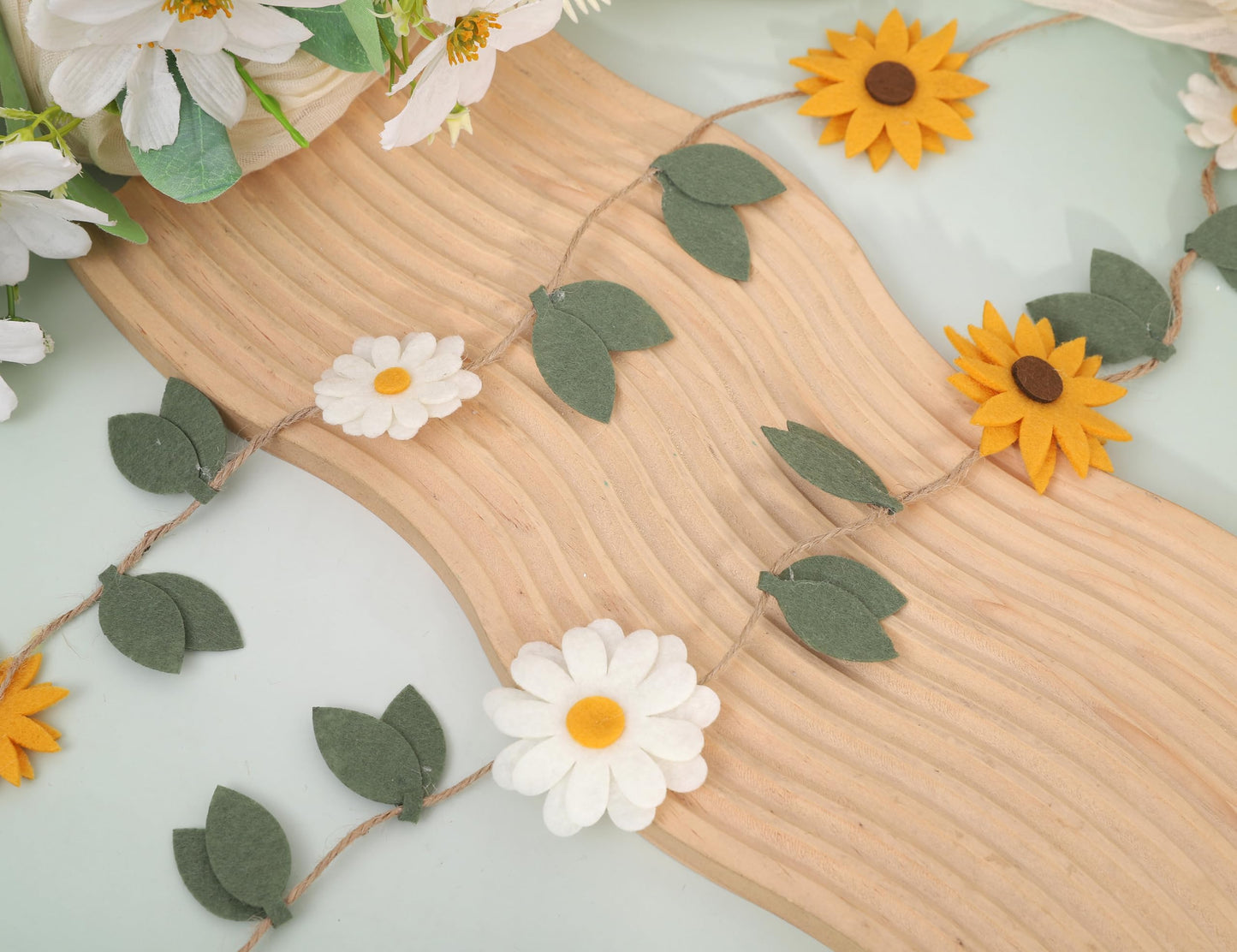 Felt Daisy Sunflower Garland - Flower Party Wall Hanging Decorations,Bohemian Daisy Sunflower Felt Banner,Floral Leaf Chain Garland Photo Props,Garden Birthday Wedding Banner Decorations