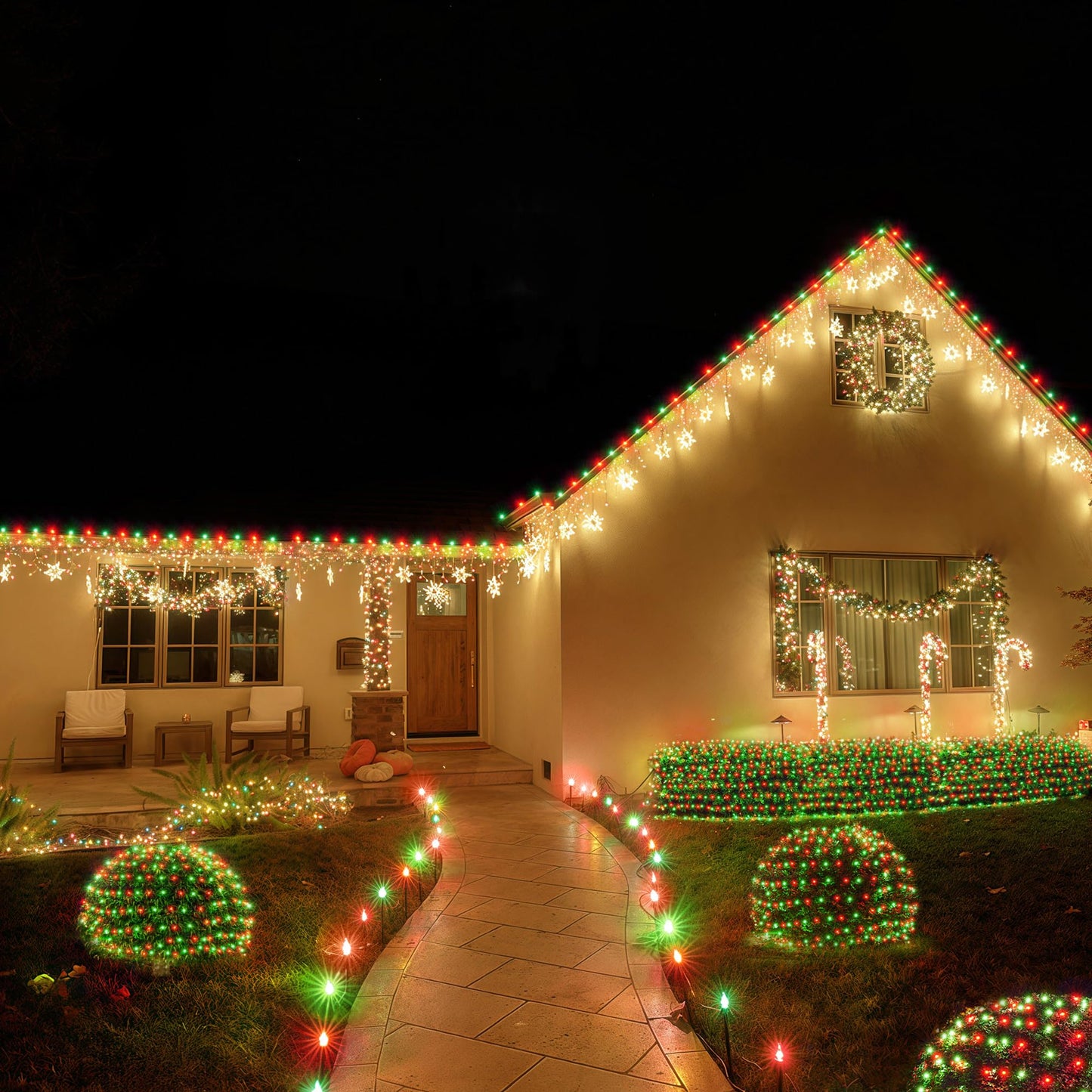 BlcTec Outdoor Christmas Lights 200 LED 8.4ft x 5.2ft Christmas Net Lights with 8 Modes, UL Certified, Timer, Connectable, Waterproof for Trees, Bushes, Yard Outdoor Holiday Decorations, Red Green