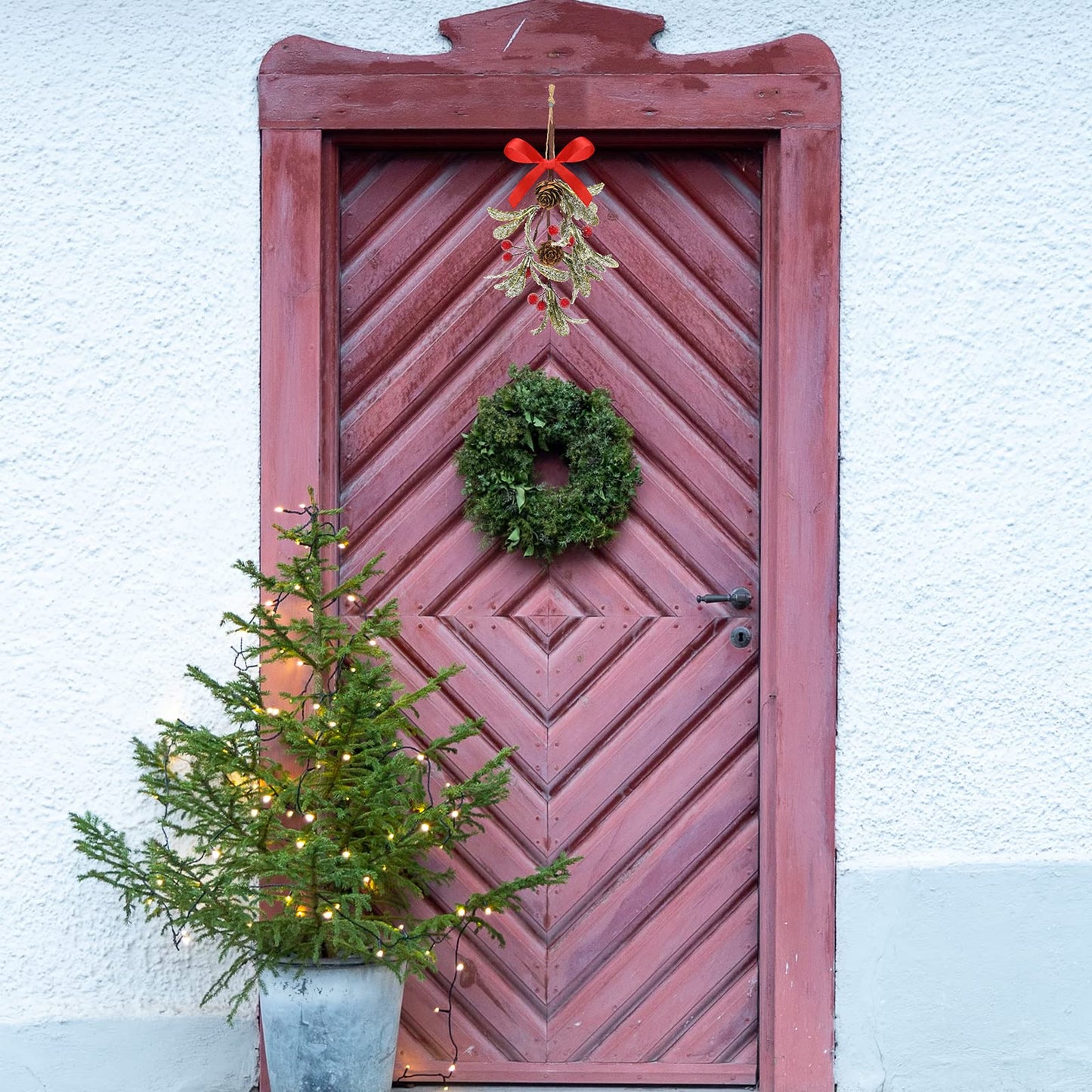 Giegxin 1 Piece Christmas Artificial Mistletoe Ornament with Bow Christmas Hanging Mistletoe Decoration Bouquet Floral Natural Pine Cones Holiday Decor Ornament Bouquet (Stylish Style,Red)