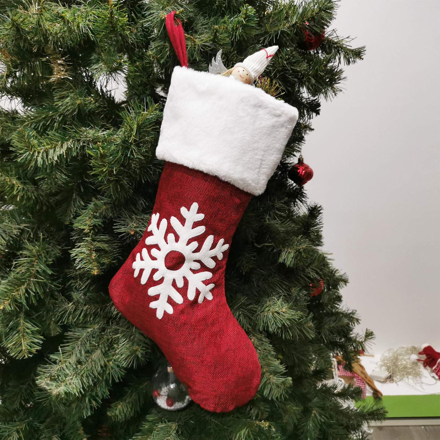 Christmas Stockings, 2 Pcs 18 inches Christmas Stockings, Burlap with Large Plush Cuff Stockings, for Family Holiday Xmas Party Decorations