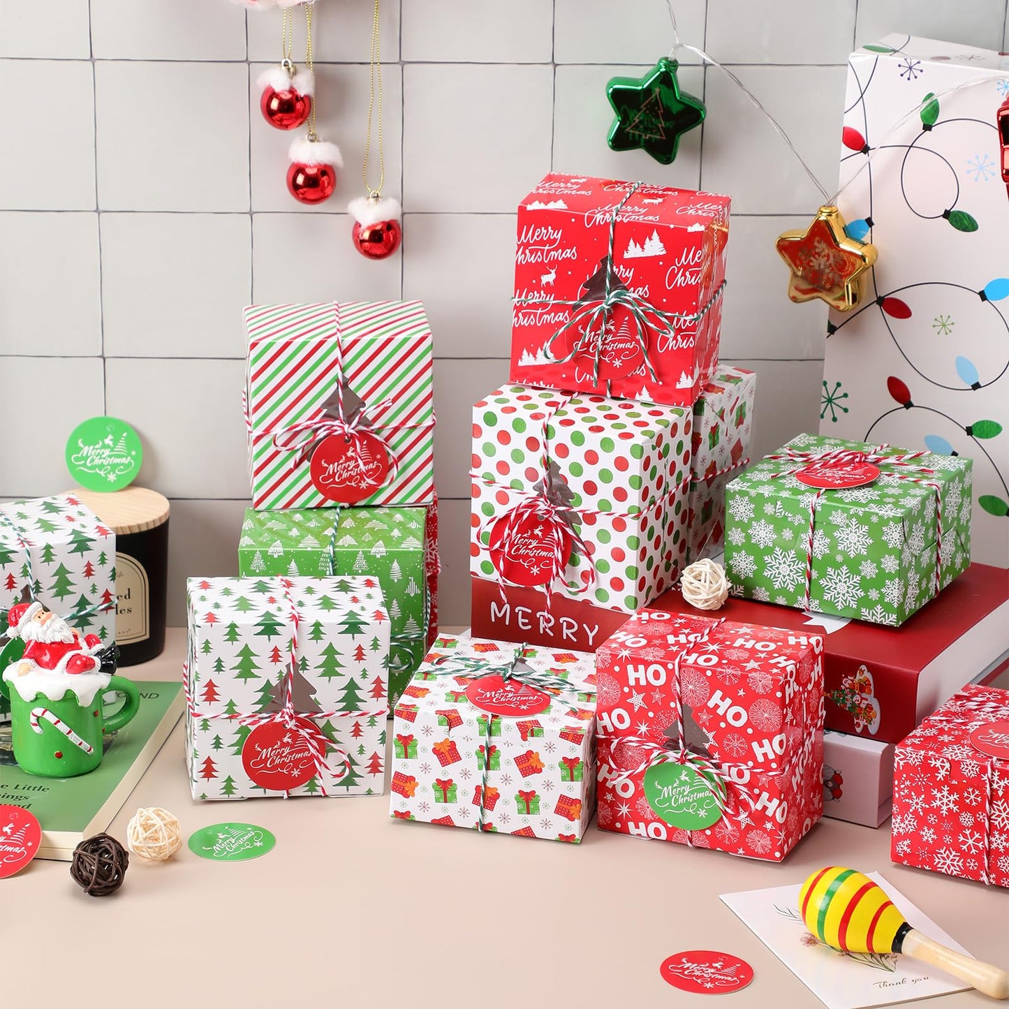 Glenmal 100 Set Christmas Bakery Cookie Boxes Cupcake Containers with Christmas Tree Window Xmas Day Cupcake Candy Goody Treat Gift Boxes with Cotton Rope Label for Xmas Party Favors Supplies
