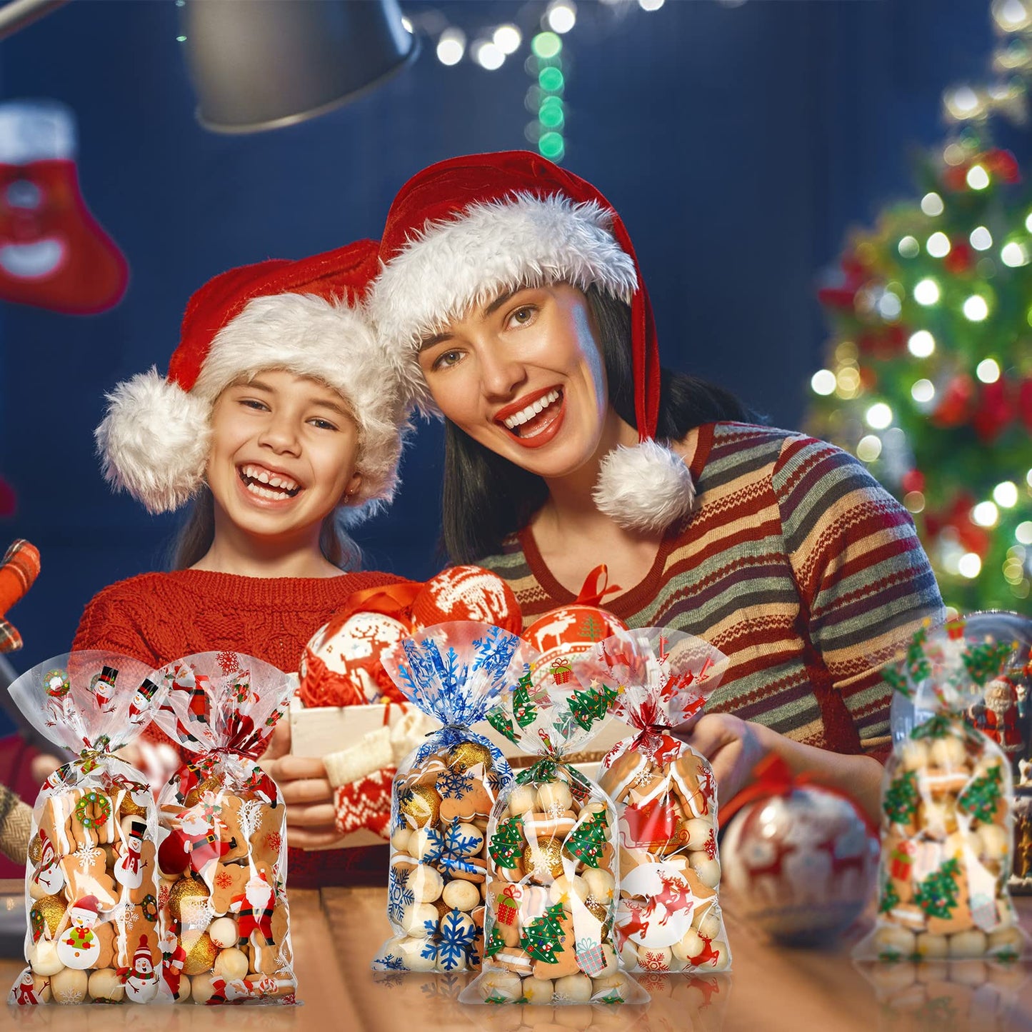 Outus 100 Pieces Christmas Cellophane Treat Bags, Plastic Christmas Cello Bags with Twist Ties for Candy, Cookie, Goodies, Gift Wrap, Xmas Party Favor Supplies (Santa)