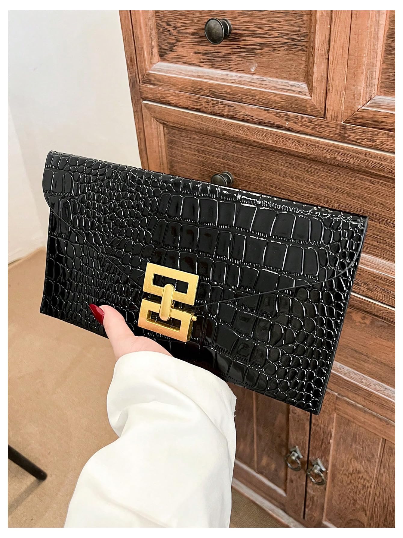 Verdusa Women's Clutch Evening Bags Trendy Envelope Handbags Metallic Purses Black a One Size