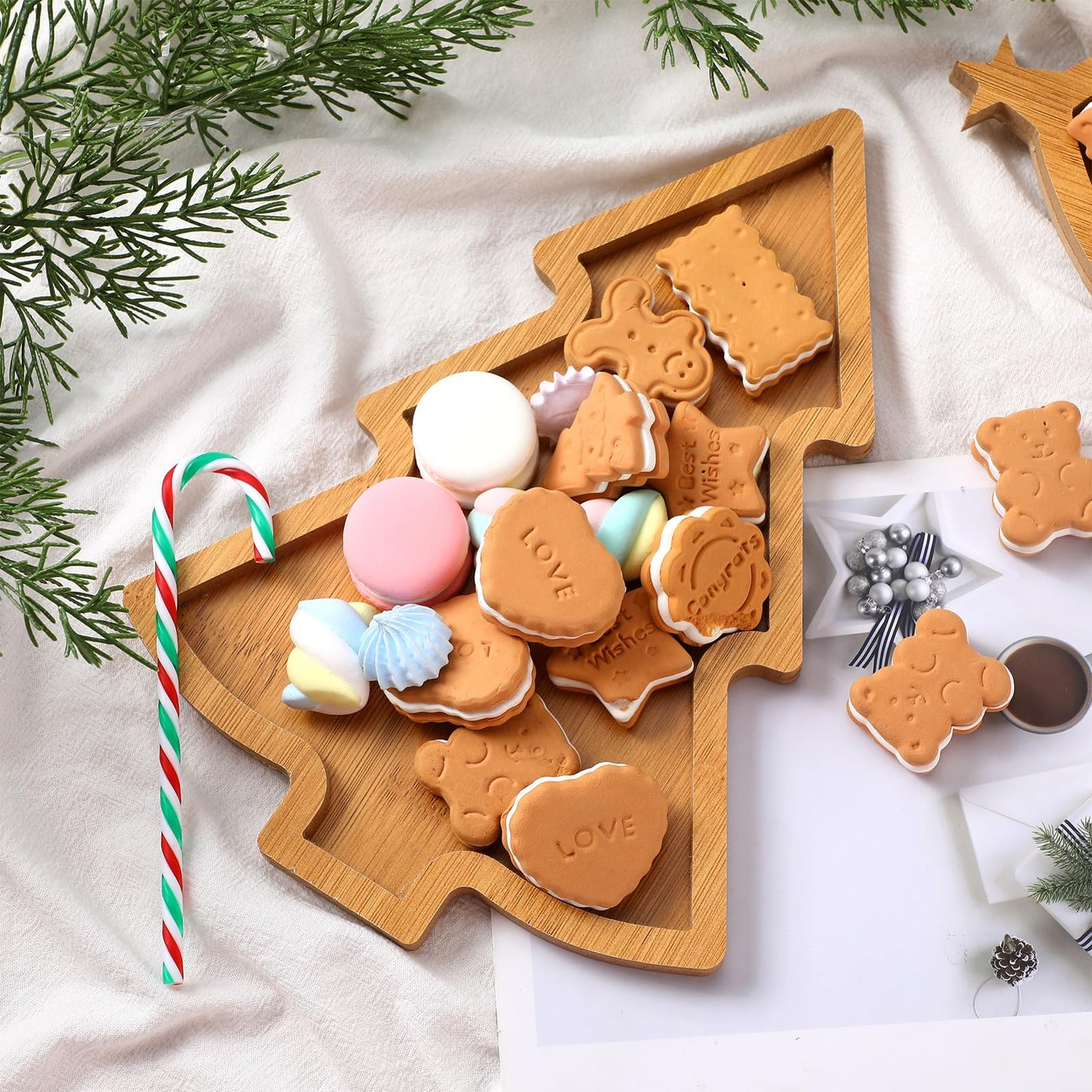 Bencailor 3 Pcs Christmas Wooden Serving Tray Christmas Tree Plates Dishes Charcuterie Board Dinner Tray for Xmas Home Party Dinnerware Supplies(Xmas Tree)