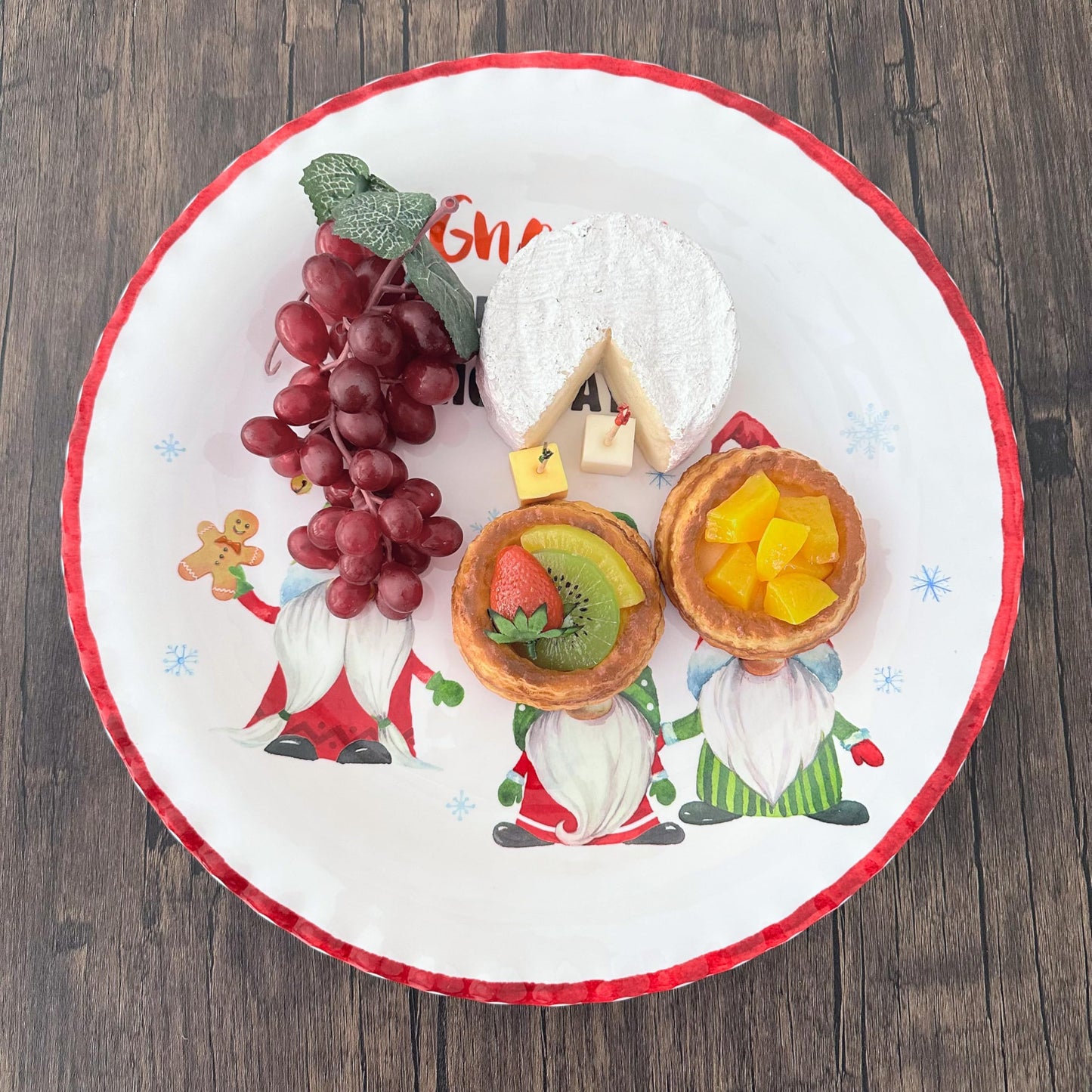UP UPware Melamine Serving Platter BPA Free Food Platter 14 Inch Round Platter for Christmas (Gnomies)