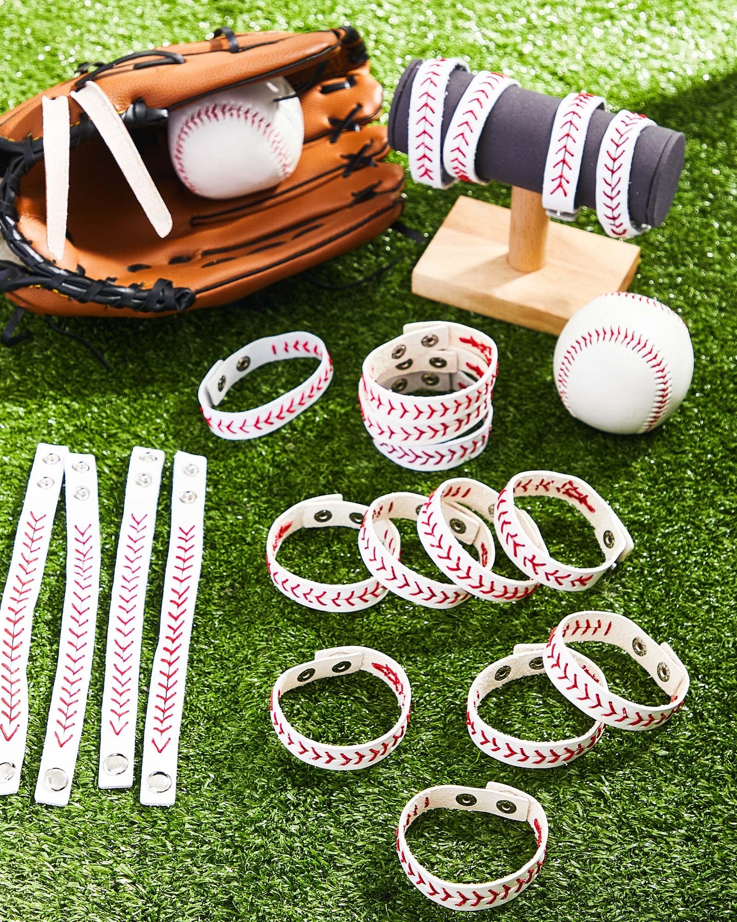 Retrowavy Genuine Leather Baseball Bracelet Baseball Party Favors Gifts Sport Wristbands Team Theme Birthday Gift for Teens(20 Pcs)