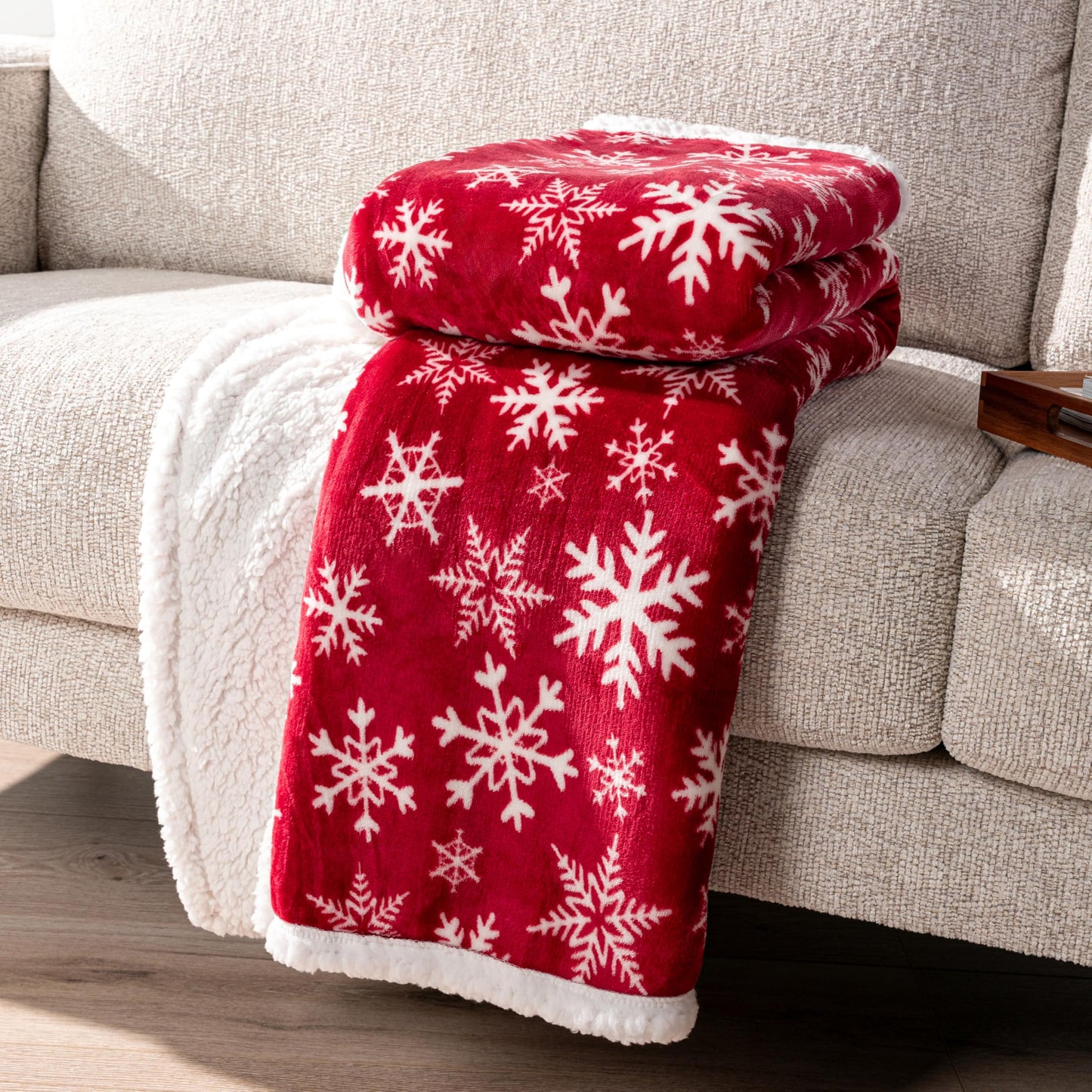 PAVILIA Red Snowflake Christmas Sherpa Throw Blanket, Ultra Soft Reversible Fleece Sherpa 50x60 Winter Blanket for Couch & Bed, Cozy Christmas Home Decor
