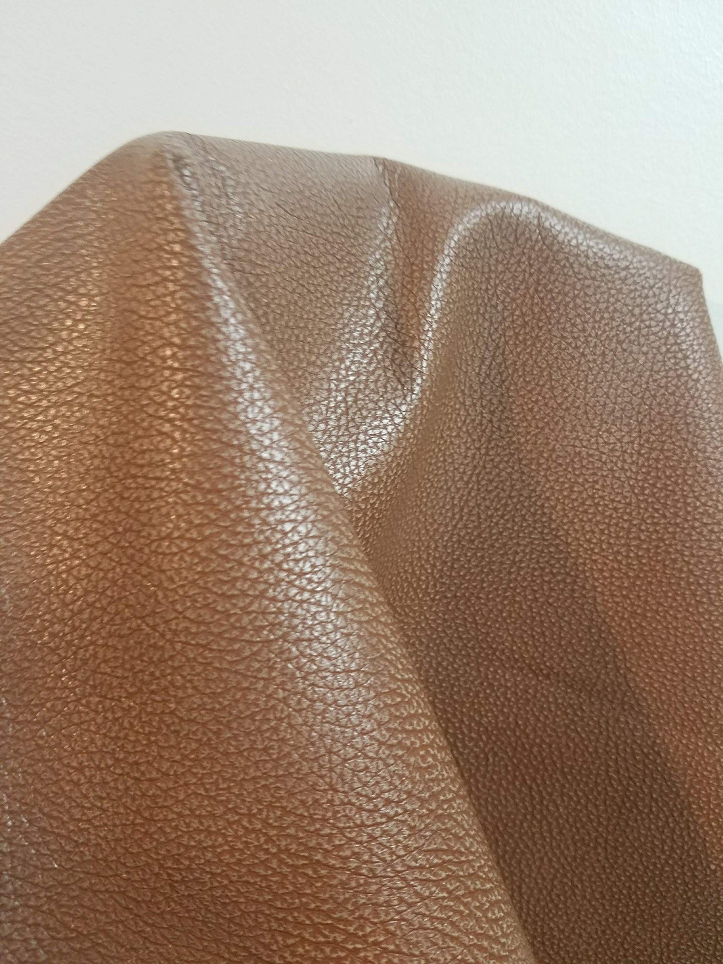 Camel Tan Tracker 12" x 24" Cutting 2.5 oz Pebblegrain Two Tone Soft Upholstery Chap Cowhide Genuine Leather Hide Skin NAT Leathers (12 inch x 24 inch)