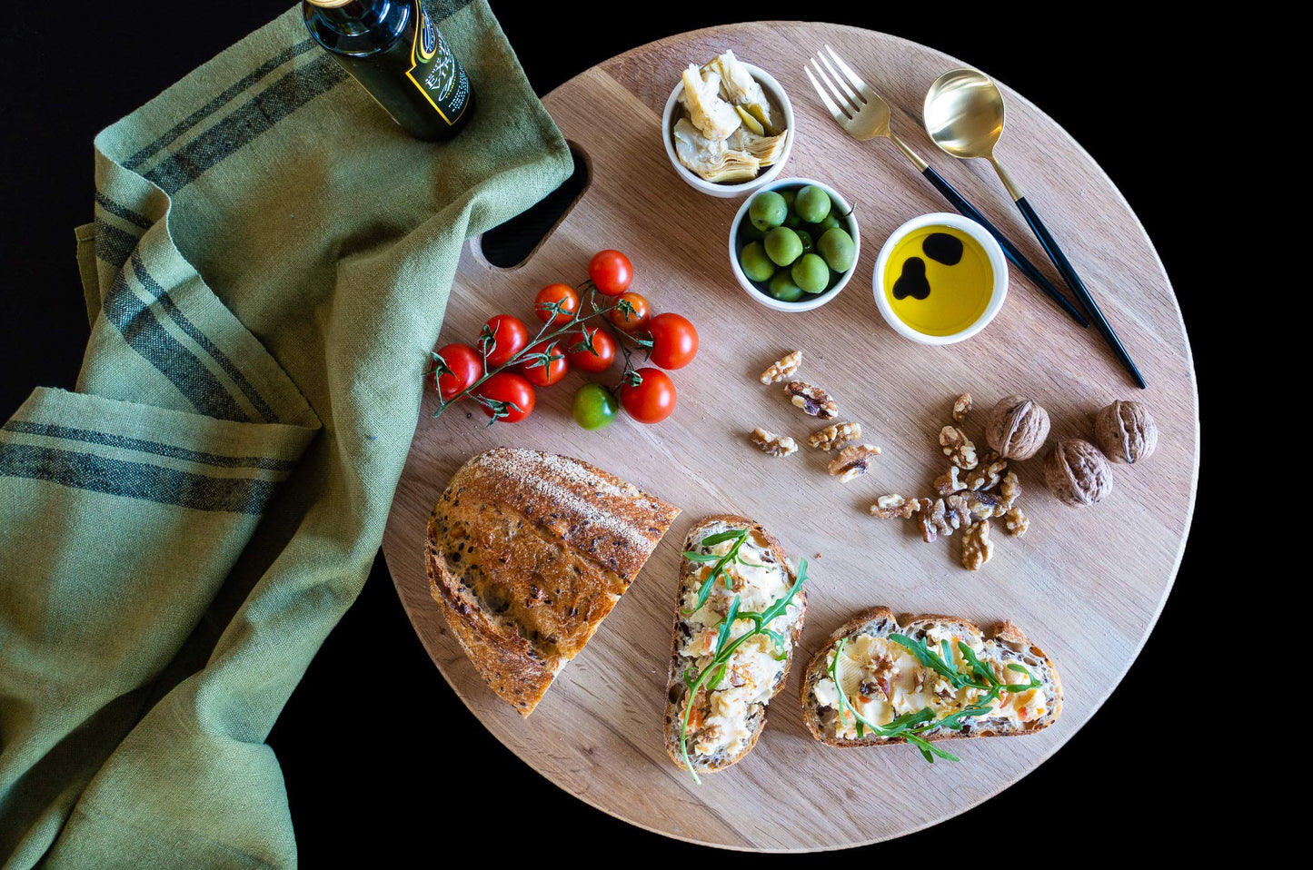 LUX Oak Wood Diameter 19 inches Oversized Charcuterie Board | extra Large Cheese Board | Serving Board With Handle for Serving Cheeses, Meats, Crackers | Unique Gift Round Kitchen Cutting Board