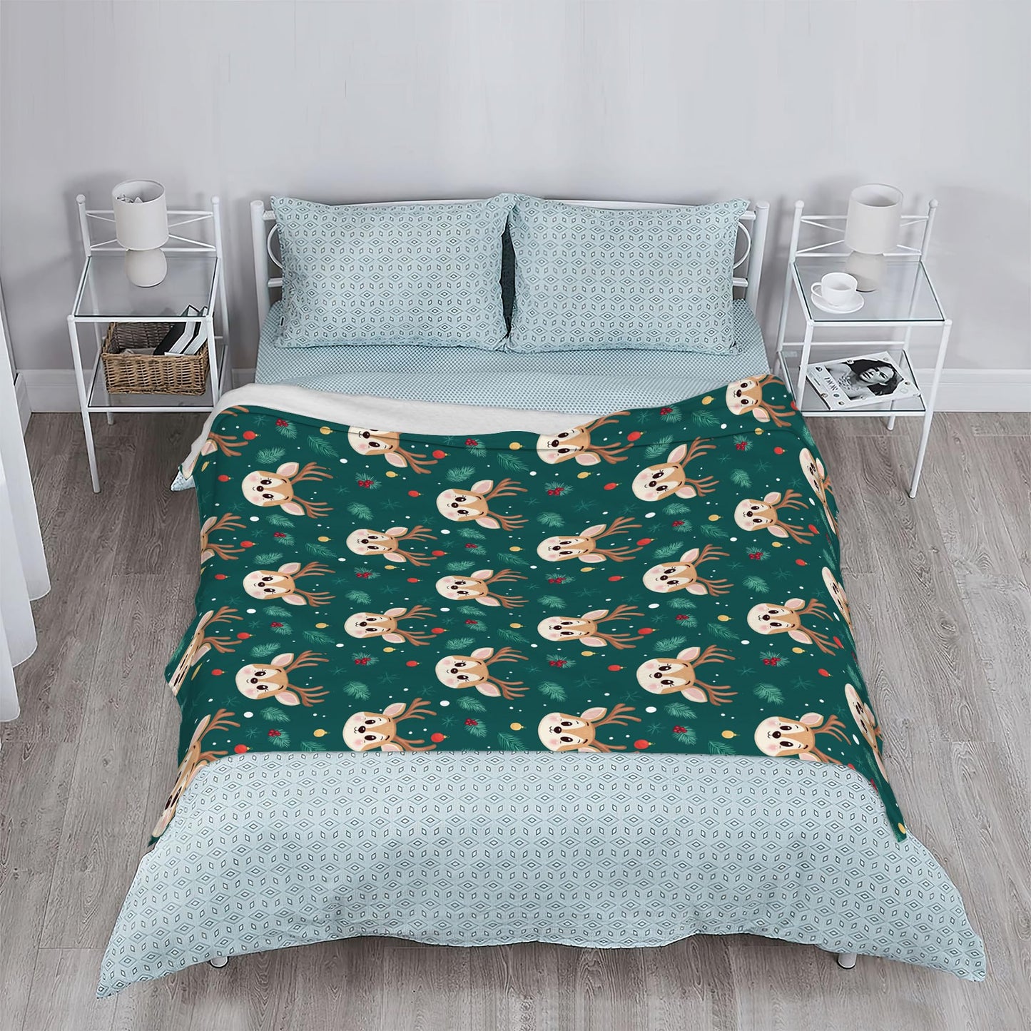 Cute Elk Throw Blanket for Couch Home Decoration,Green Christmas Pine Leaf Cozy Fluffy Blanket,Decorative Flannel Fleece Fall Throw for Sofa Living Room Travel,Camping,Naps,Reading50 X 60 Inch