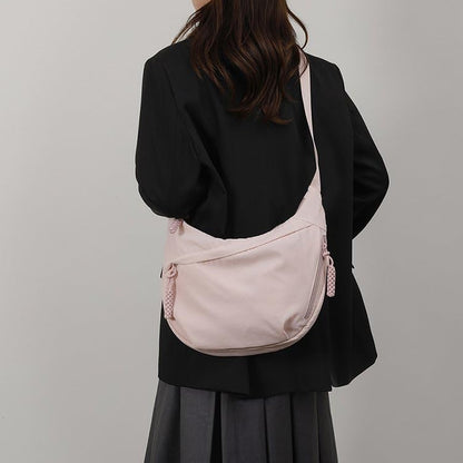 Nylon Crescent Crossbody Bag for Women Shoulder Tote Handbag Casual Sling Bag Dumpling Purse Bag for Outdoor Travel