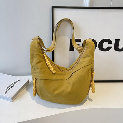 Nylon Crescent Crossbody Bag for Women Shoulder Tote Handbag Casual Sling Bag Dumpling Purse Bag for Outdoor Travel