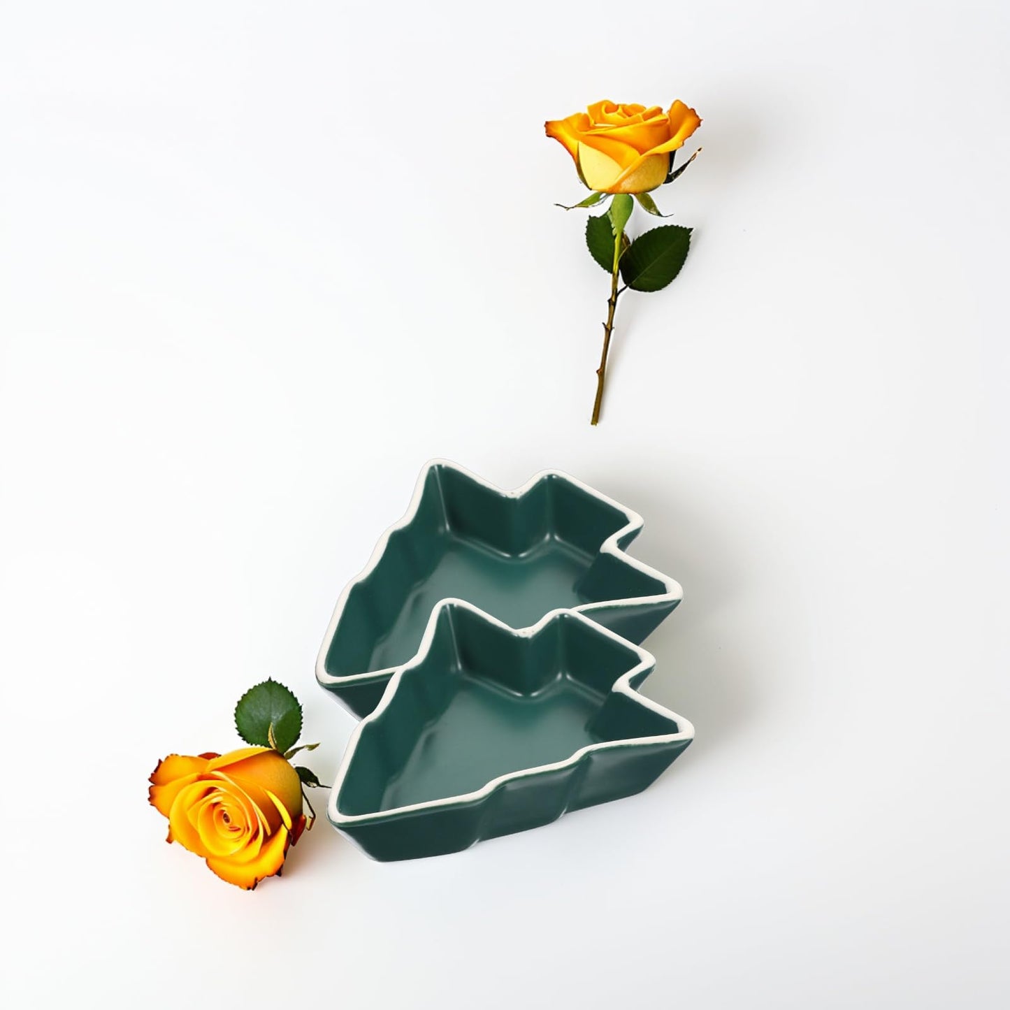 Healeved 2pcs Christmas Tree Shaped Plates 4. 52 Inch Green Christmas Tree Candy Dish Party Snack Trays Dry Fruit Containers Serving Dishes for Restaurant Decorations