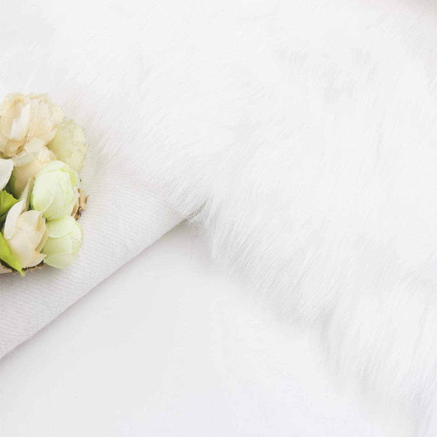 Christmas Tree Skirt - 36 inches White Christmas Tree Skirt, High-End Soft Classic Fluffy Faux Fur Tree Skirt for Xmas Tree Decorations and Ornaments