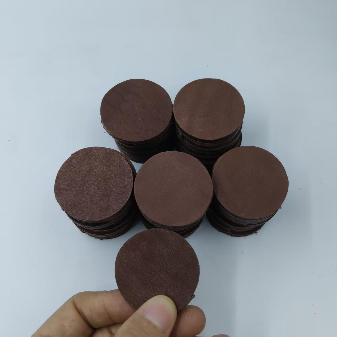 YiJiaXiang 40mm Diameter Round Sliced Genuine Leather, 3-5mm Thick Natural Leather, Suitable for Stamping pad Leather Cutting Pieces, Embossing Making Process (Coffee Color 30 Pieces)