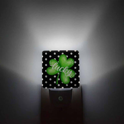 St.Patrick's Day Shamrock Plug-in LED Night Lights, Black Gold Coins Spring Auto Dusk-to-Dawn Sensor for Bedroom, Bathroom, Kitchen, Nursery, Hallway, Stairs, Wall Home Decor, Lucky Clover Leaves