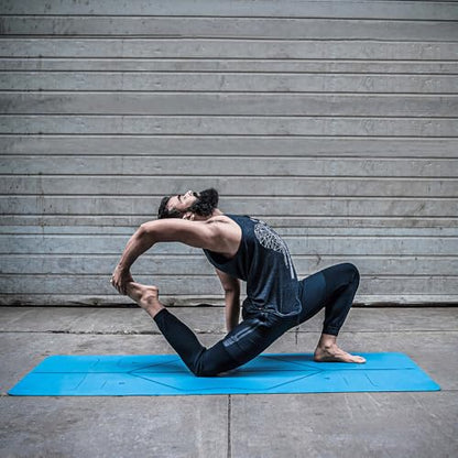 Liforme Travel Yoga mat – Free Yoga Bag, Patented Alignment System, Warrior-Like Grip, Non-Slip, Eco-Friendly and Biodegradable, Ultra-Lightweight and Sweat Resistant, Made with Natural Rubber – Blue