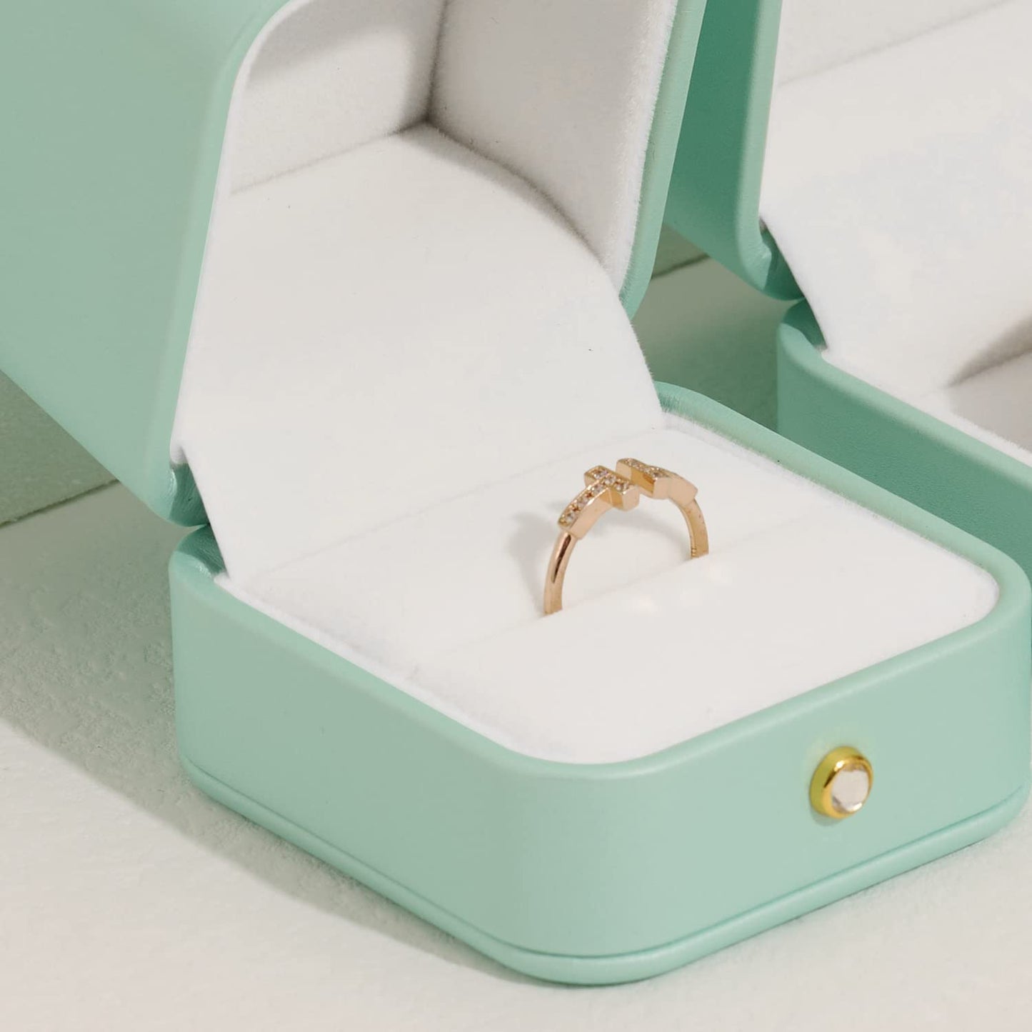 Oirlv Gorgeous Mint Green Ring Box Leather Engagement Ring Case Jewelry Gift Box for Wedding Proposal Velvet Interior