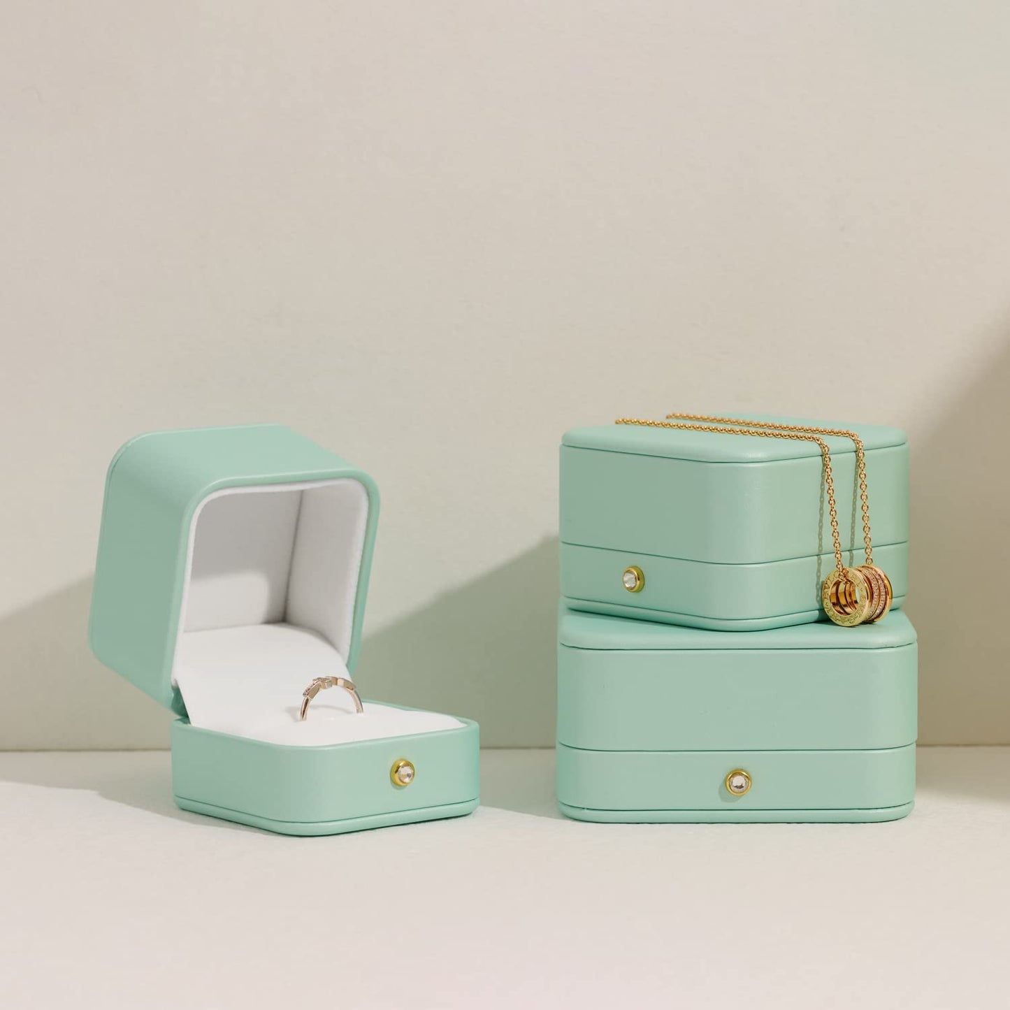 Oirlv Gorgeous Mint Green Ring Box Leather Engagement Ring Case Jewelry Gift Box for Wedding Proposal Velvet Interior
