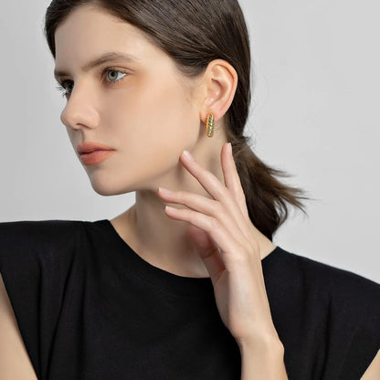 LILIE&WHITE Gold Clip on Hoop Earrings For Women Fashion Clip on Earrings For Girls Chunky Hoop Earrings No Piercing Fake Earrings Costume Jewelry Gift…