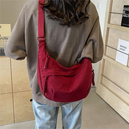 Nylon Crescent Crossbody Bag for Women Shoulder Tote Handbag Casual Sling Bag Dumpling Purse Bag for Outdoor Travel
