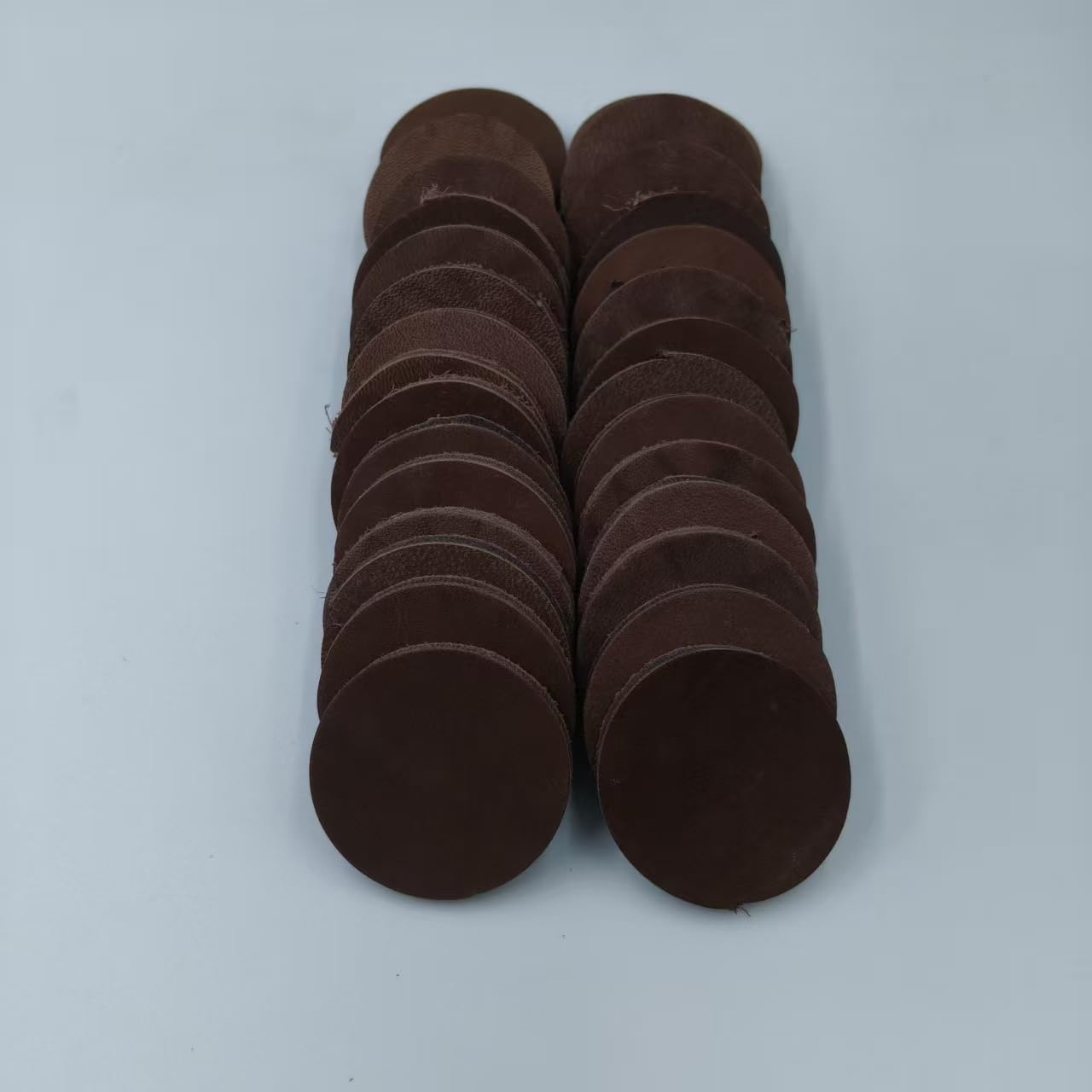 YiJiaXiang 40mm Diameter Round Sliced Genuine Leather, 3-5mm Thick Natural Leather, Suitable for Stamping pad Leather Cutting Pieces, Embossing Making Process (Coffee Color 30 Pieces)