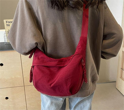 Nylon Crescent Crossbody Bag for Women Shoulder Tote Handbag Casual Sling Bag Dumpling Purse Bag for Outdoor Travel