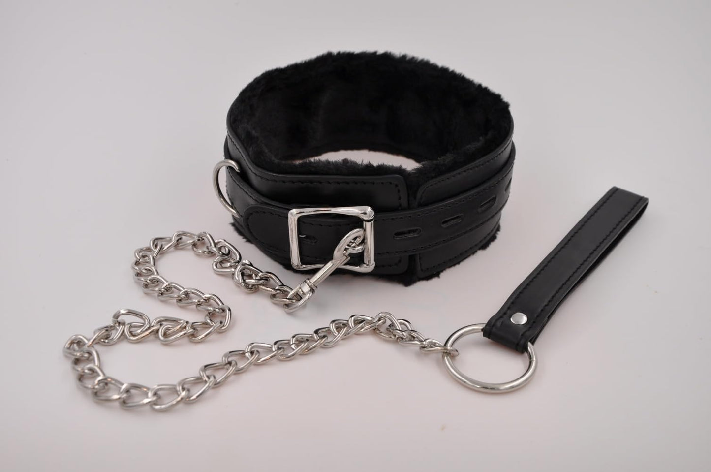 Soft Plush-Lined Leather Choker Necklace with Detachable Leash Ring & Chain – Adjustable, Stylish Unisex Body Jewelry for Everyday Wear or Parties (Black & Pink) (black)