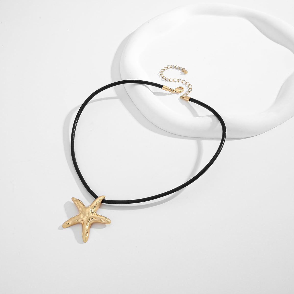 CLASSYZINT Gold Starfish Necklace Vintage Ocean Sea Shell Choker Necklace Gold Seashell Necklace for Women